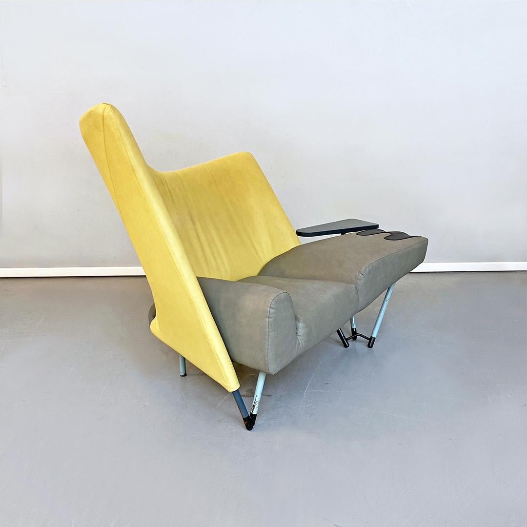 Italian modern chaise lounge mod. Torso by Paolo Deganello for Cassina in the 1980s.
Torso model chaise longue, with irregularly shaped upholstered seat with adjoining triangular coffee table and metal legs.
Designed by Paolo Deganello for Cassina