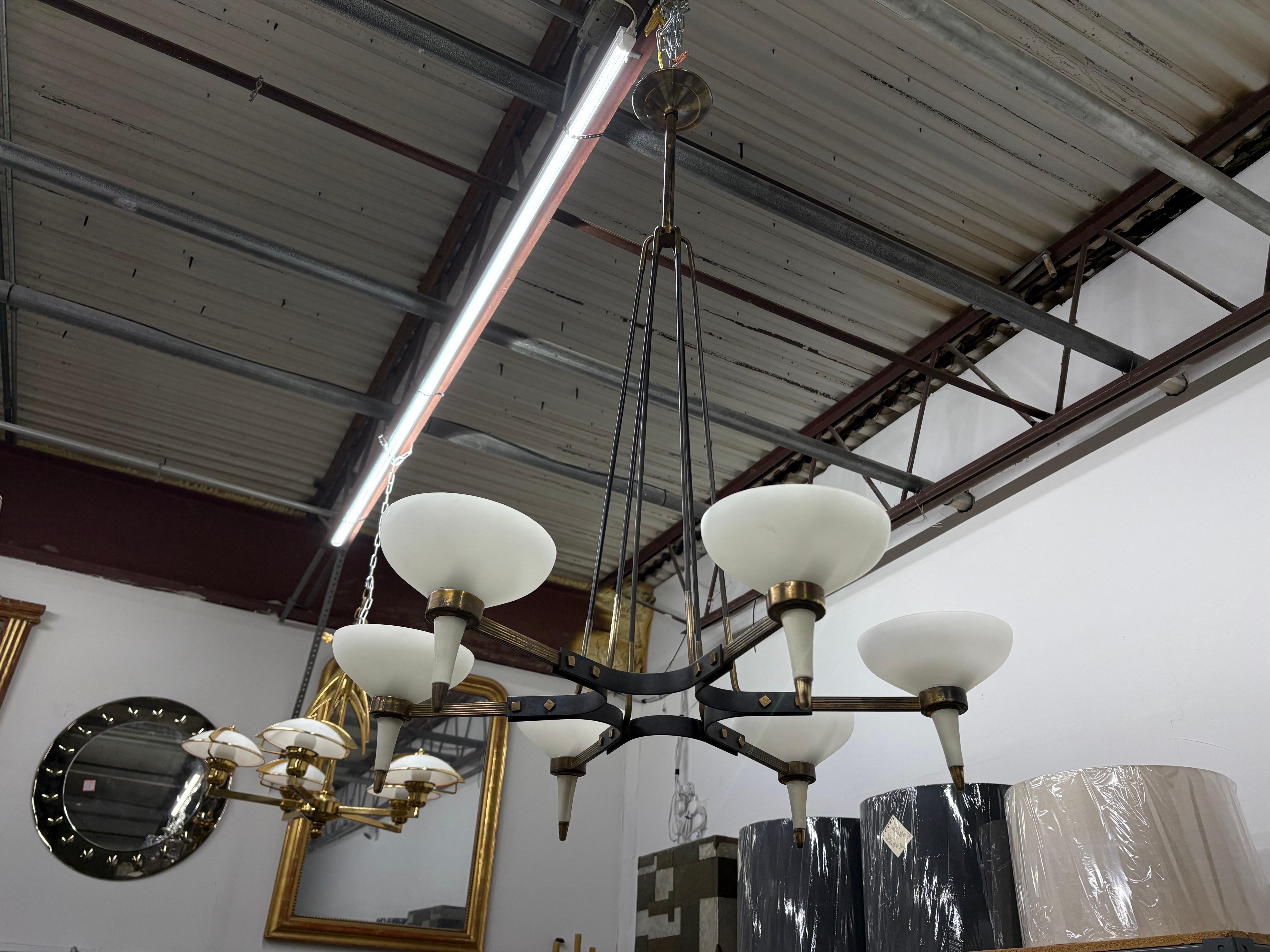 Bronzo Lampadario moderno italiano di Stilnovo in vendita