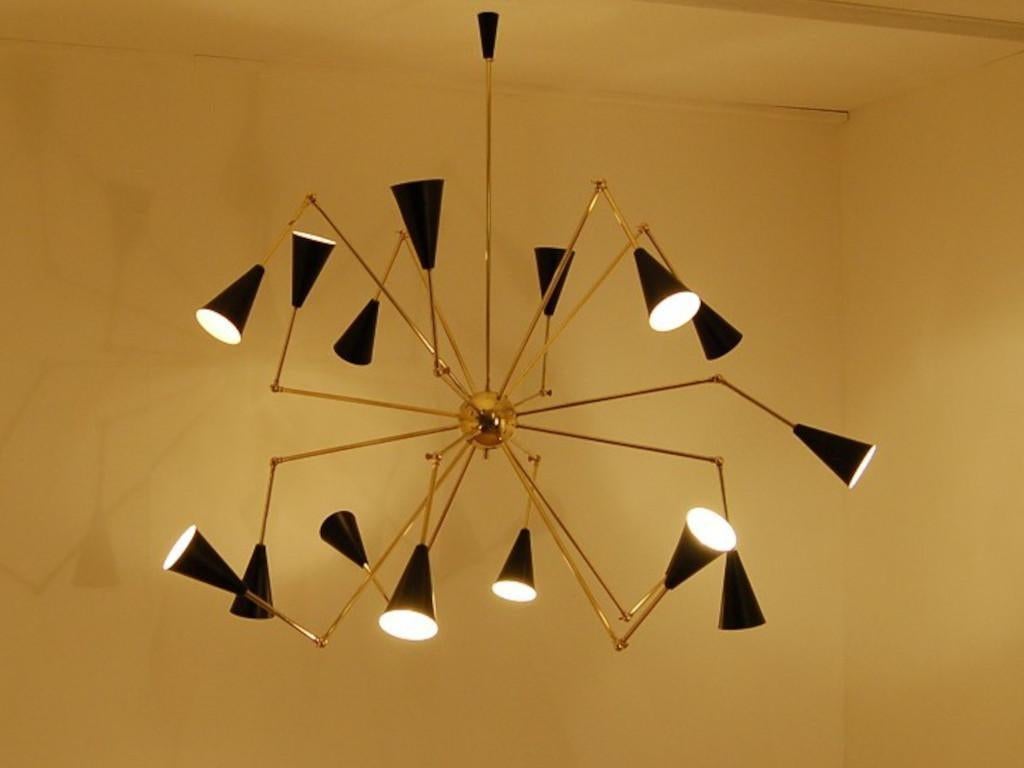 XXI secolo e contemporaneo Lampadario moderno in ottone e smalto di Fabio LTD in vendita