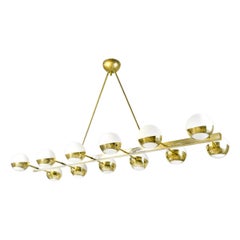 Lampadario moderno in ottone e vetro opalino di Fabio LTD