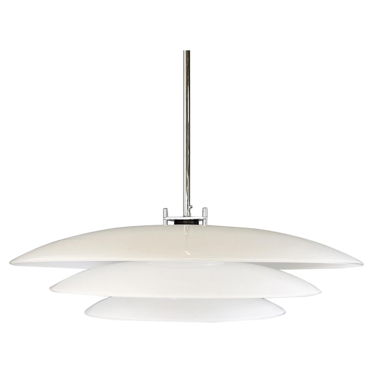 Italian modern Chandelier in opaline glass and chromed metal, 1980s
