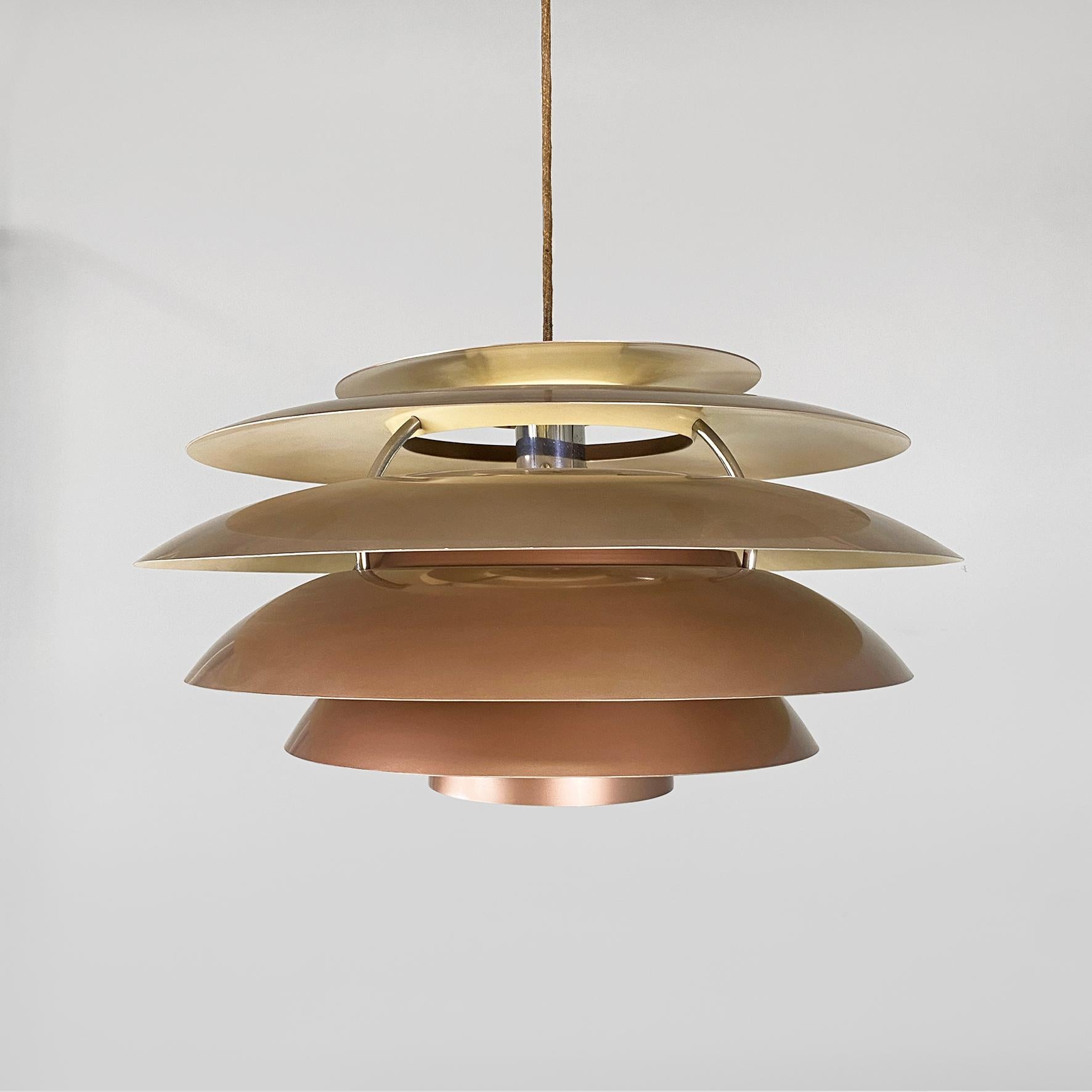 Metal Italian modern chandelier mod. 1262 by Stilnovo in metal and copper color, 1960s For Sale