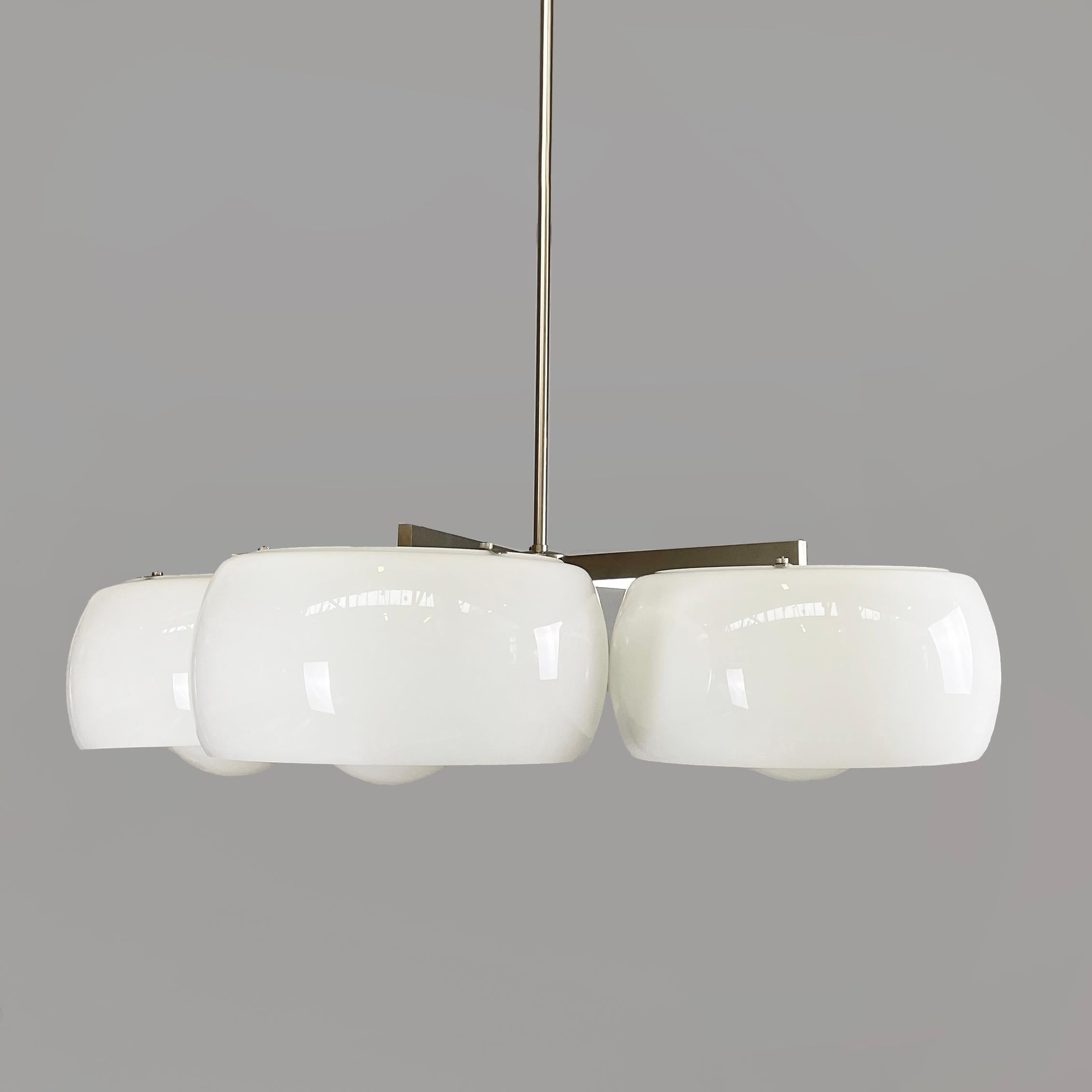 Italiano Lampadario moderno italiano Pentaclinio di Vico Magistretti per Artemide, anni '70 in vendita