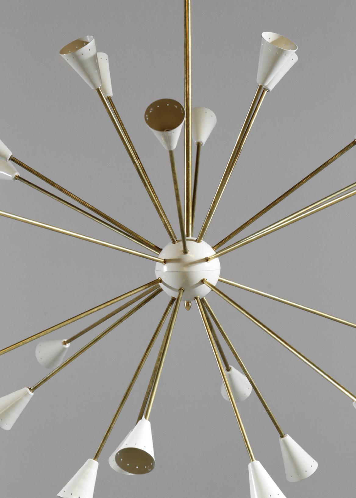 XXIe siècle et contemporain Lustre moderne italien blanc cassé « Spoutnik » en vente