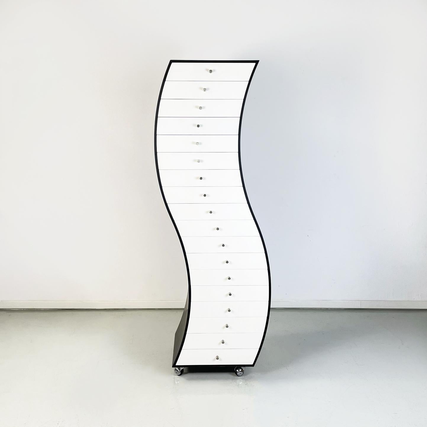 Italian Modern Chest of Drawers Side 1 by Shiro Kuramata for Cappellini, 1990s In Good Condition For Sale In MIlano, IT