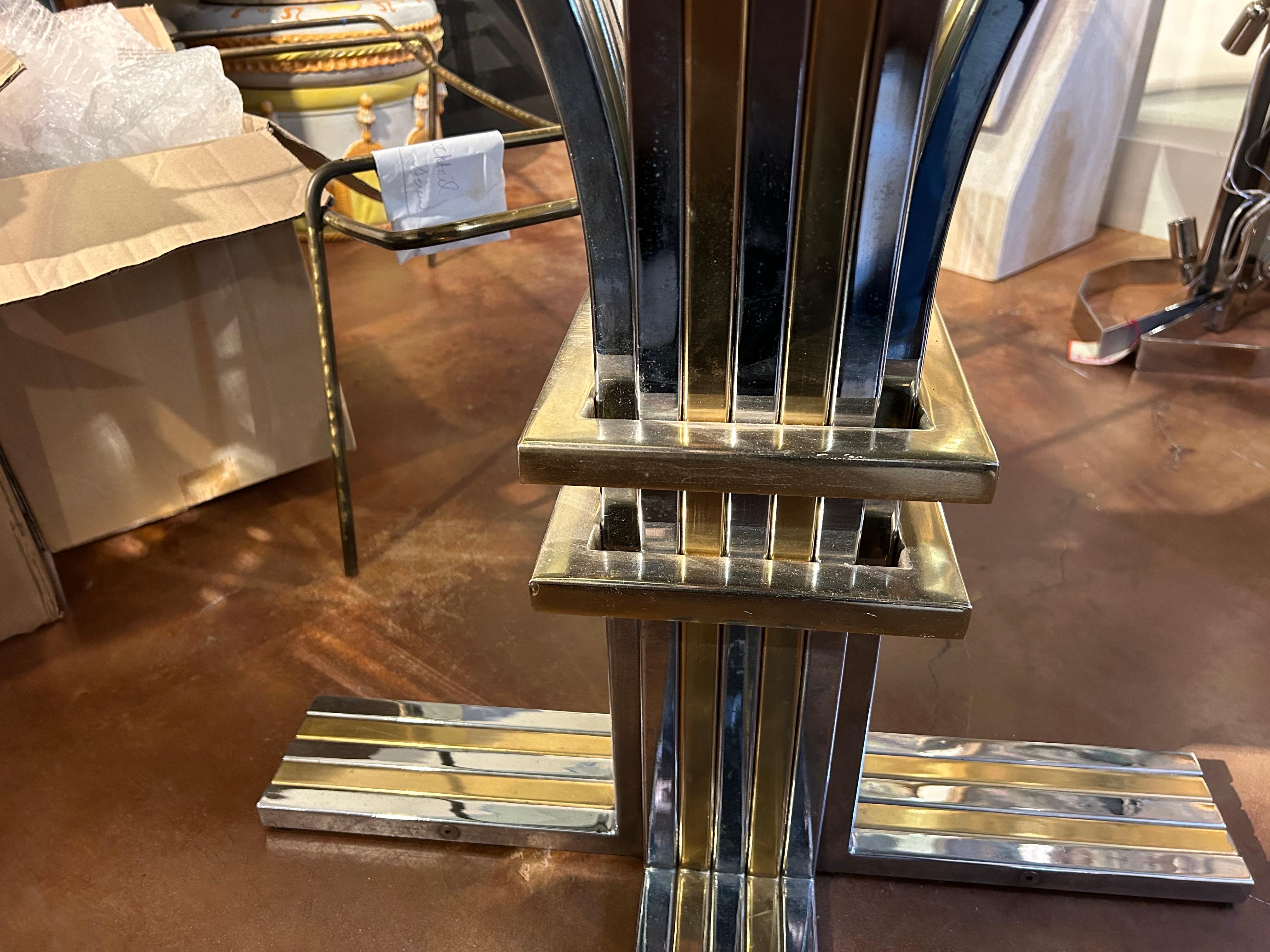 Table moderne italienne en chrome et laiton attribuée à Romeo Rega en vente 1