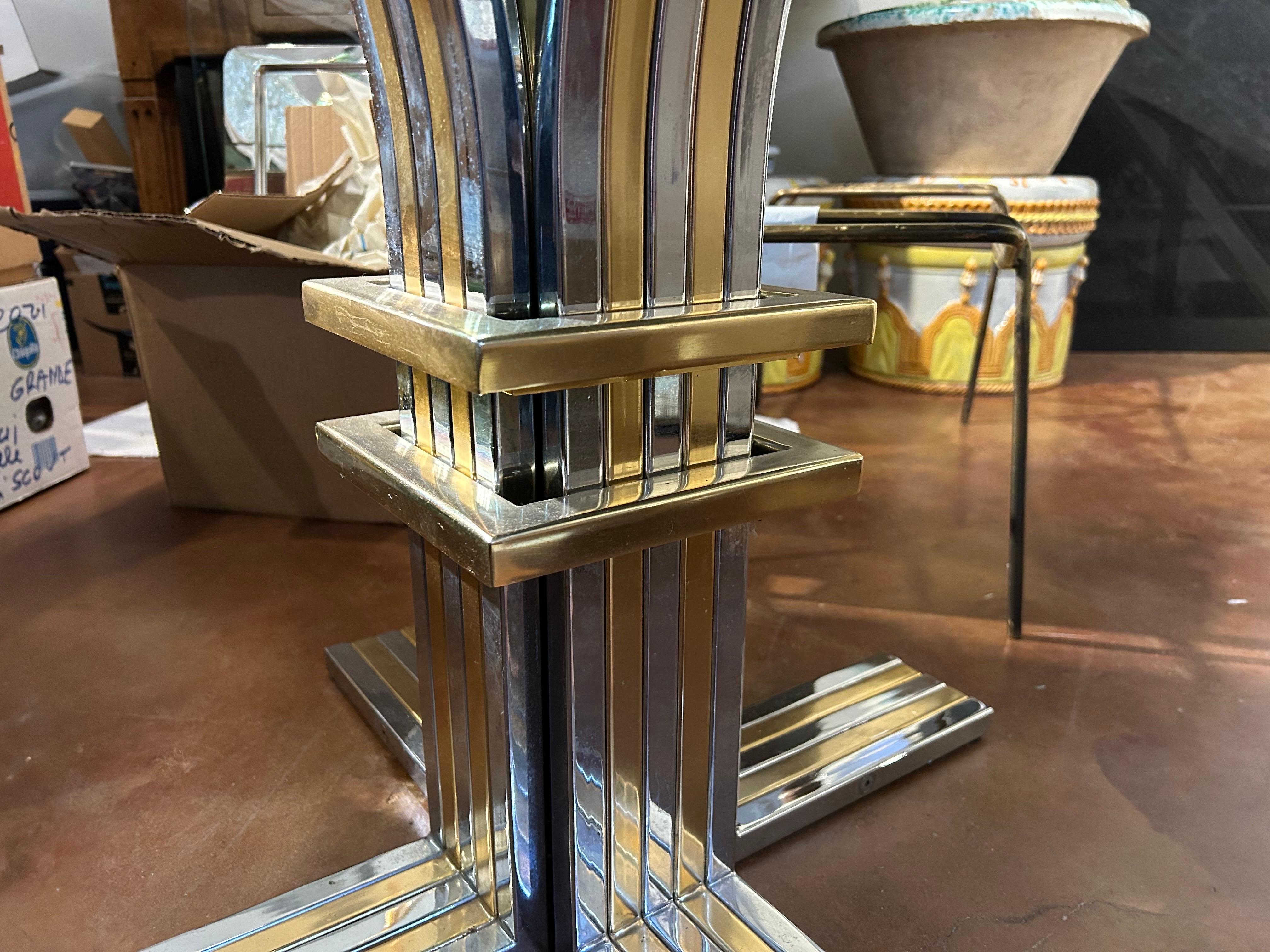 Table moderne italienne en chrome et laiton attribuée à Romeo Rega en vente 2