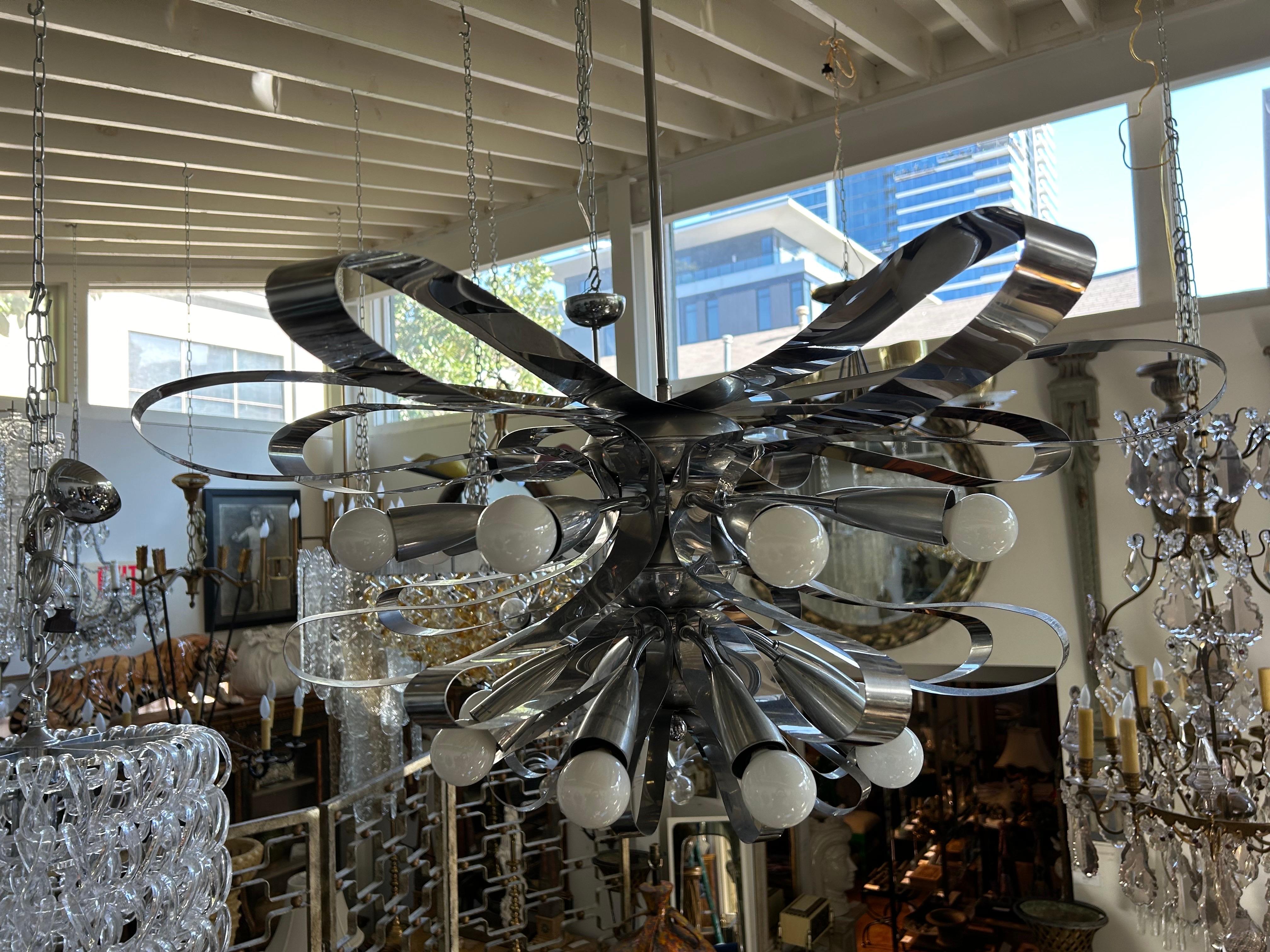 Lampadario moderno italiano in cromo di Gaetano Sciolari In condizioni buone in vendita a Houston, TX