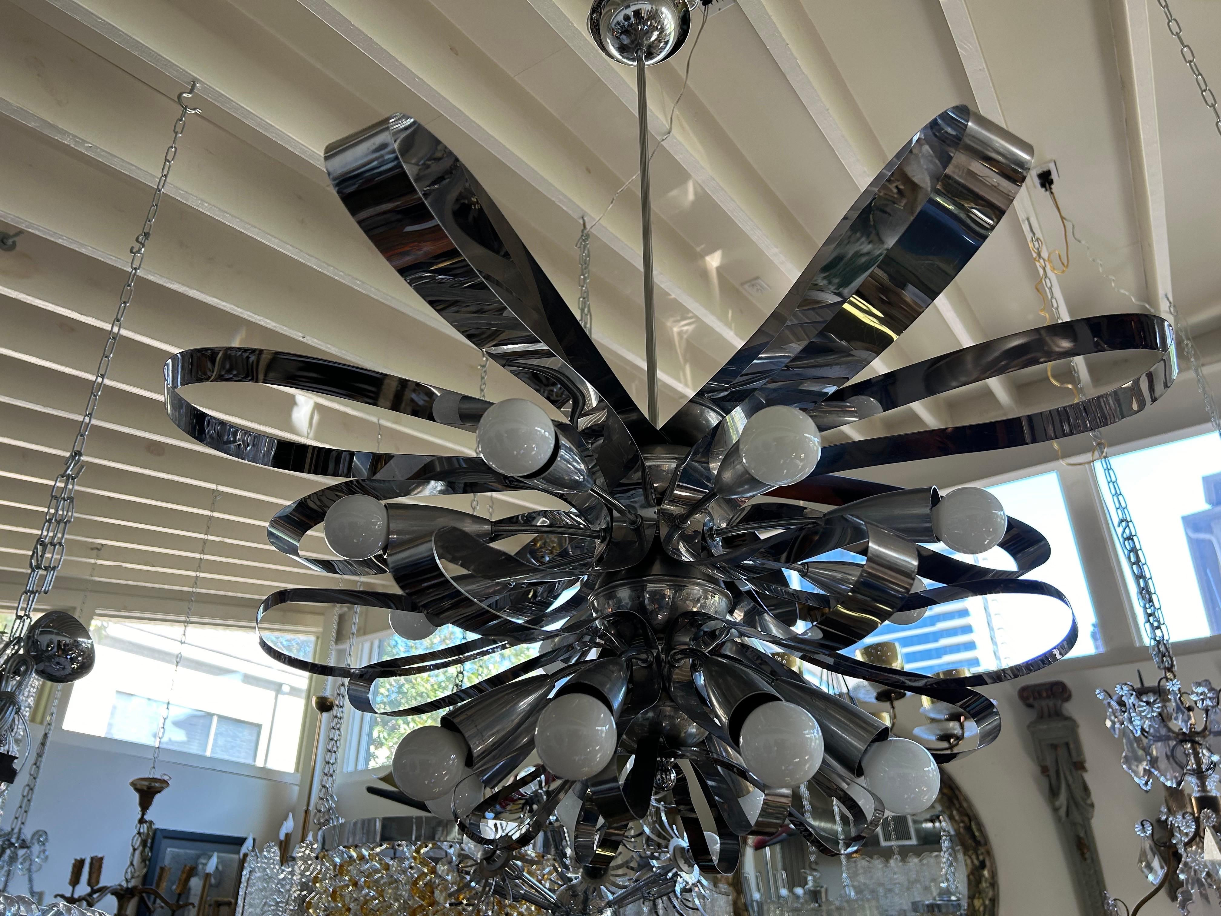 Cromo Lampadario moderno italiano in cromo di Gaetano Sciolari in vendita