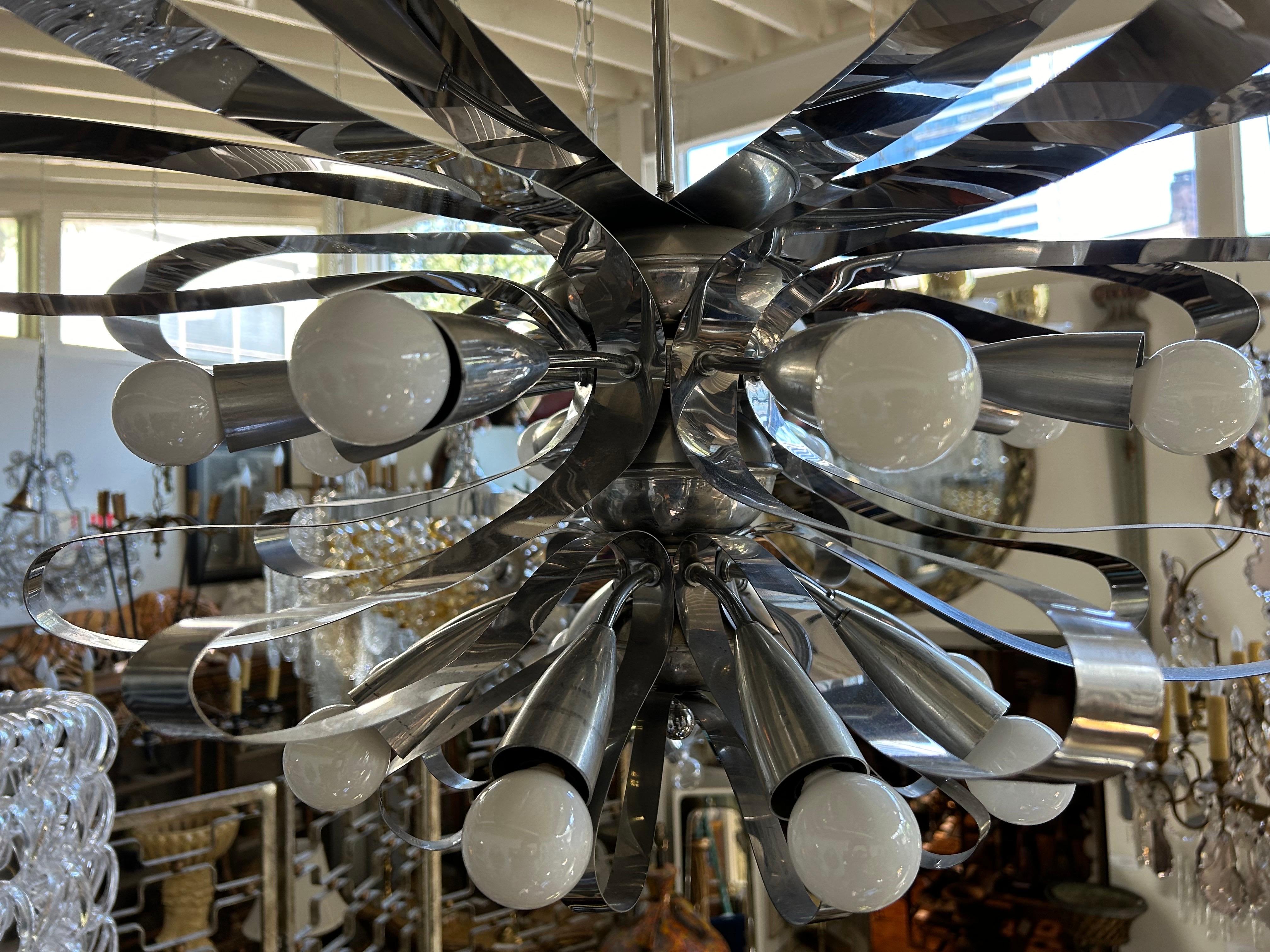 Lampadario moderno italiano in cromo di Gaetano Sciolari in vendita 1