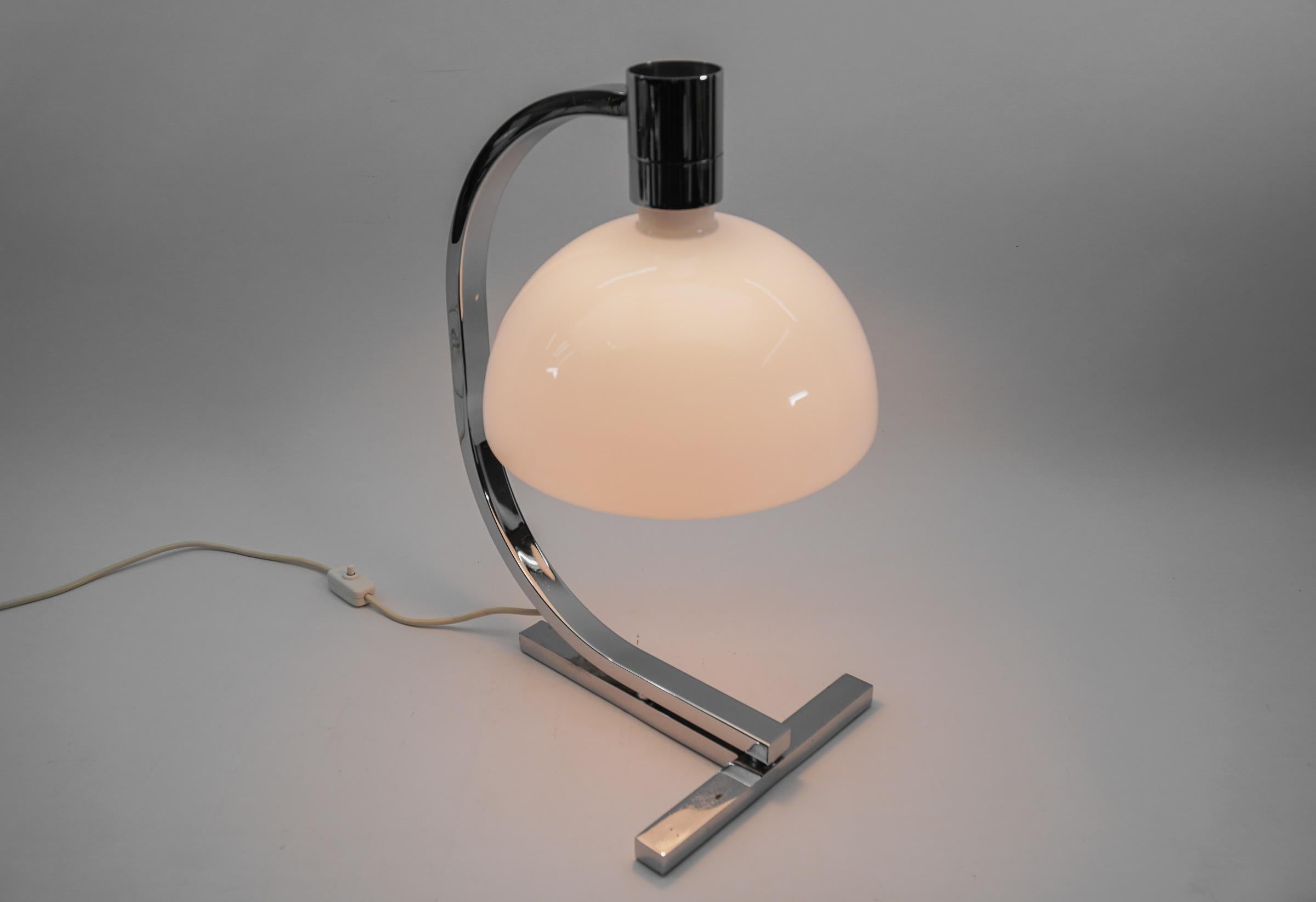 Italian Modern Chrome Glass Table Desk Lamp by Franco Albini for Sirrah In Good Condition For Sale In Nürnberg, Bayern