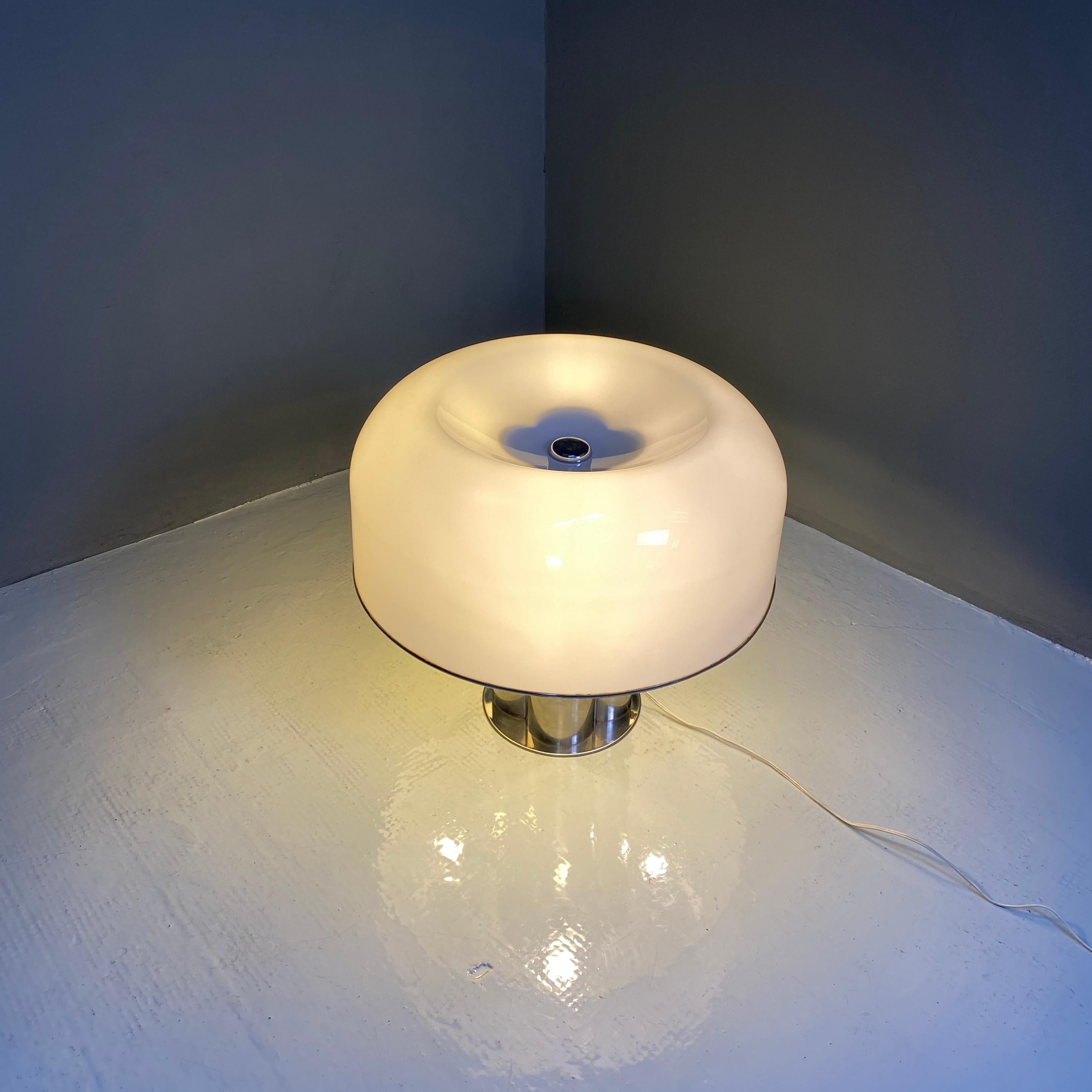 Late 20th Century Italian Modern Chromed and Plexiglass Table Lamp by Harvey Luce Iguzzini, 1970s