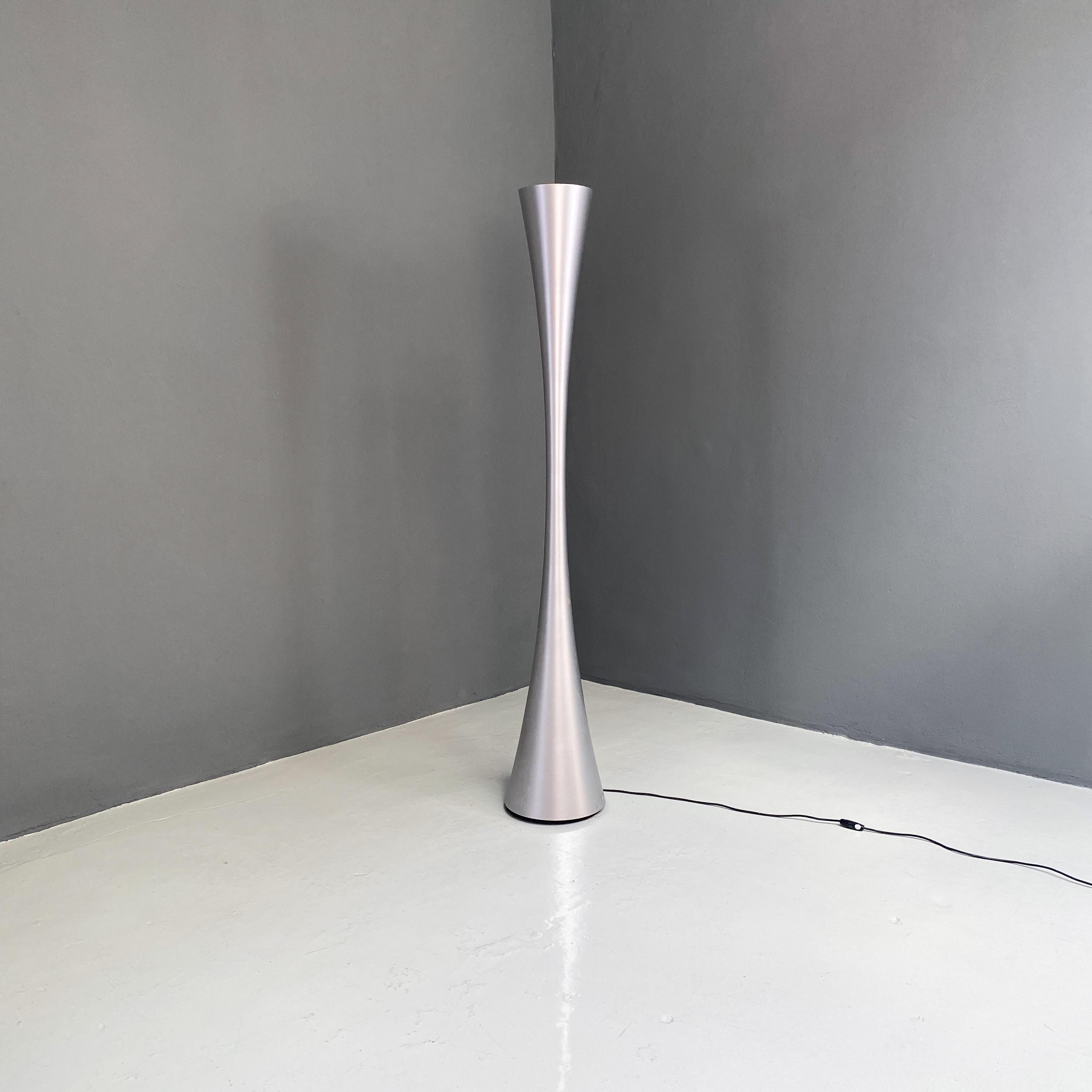Italian modern chromed flared plastic floor lamp, 1990s
Fantastic luminator lamp very decorative and big alluminium flared floor lamp,
With plastic structure and indirect light emission. 
it run with and E27 bulb led or not and can be used 120v or