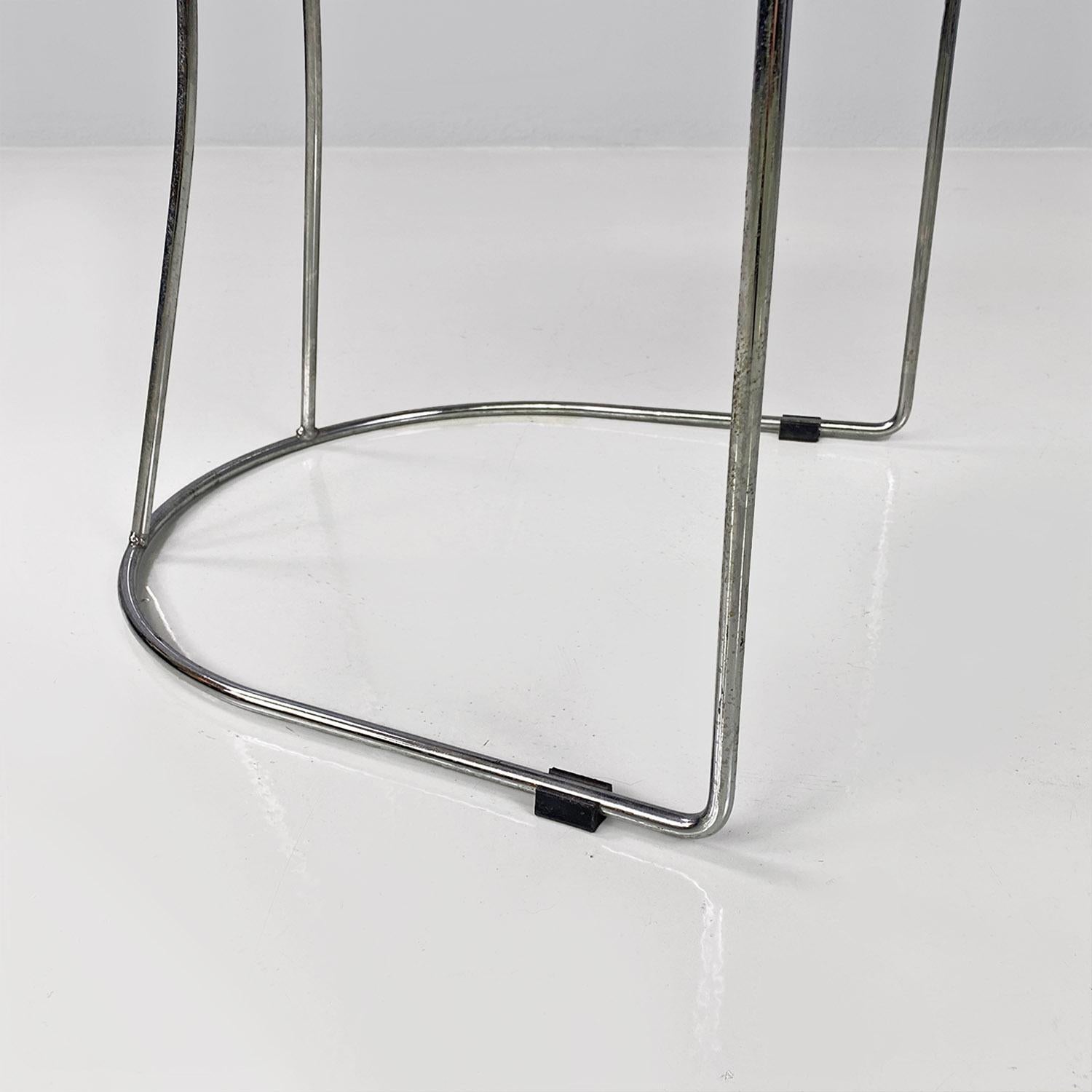 Moderne italienische Stühle aus verchromtem Metall und schwarzem Leder mit geschwungener Form, 1980er Jahre im Angebot 6