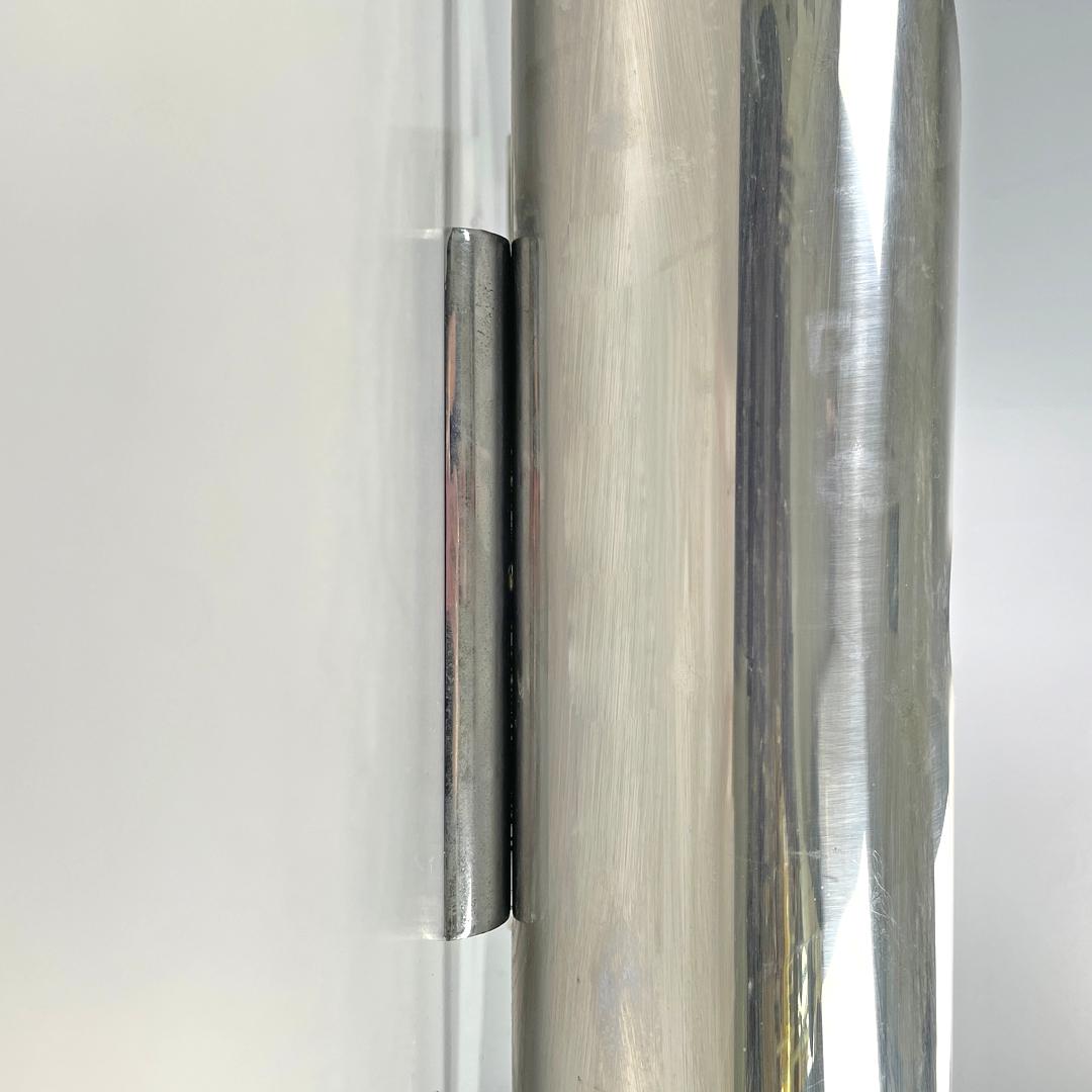 Lampade da parete cilindriche moderne italiane in metallo cromato e bianco, anni '70 in vendita 3