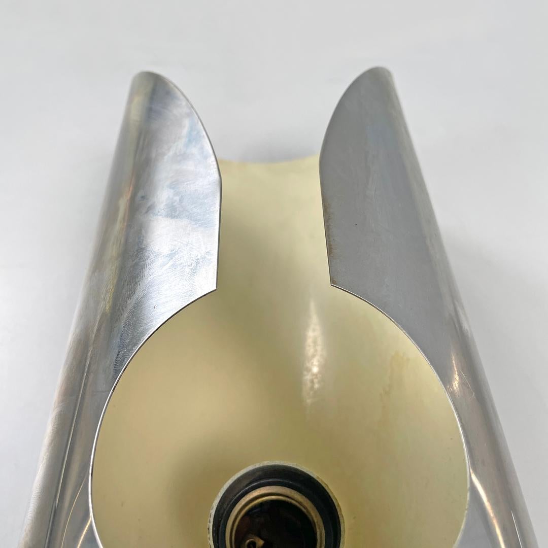 Lampade da parete cilindriche moderne italiane in metallo cromato e bianco, anni '70 in vendita 7