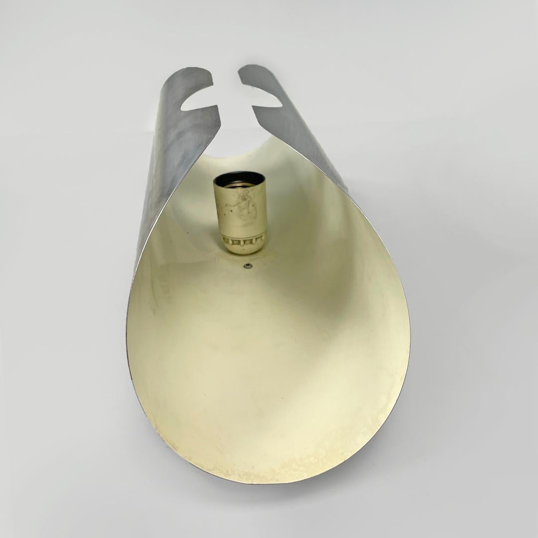 Lampade da parete cilindriche moderne italiane in metallo cromato e bianco, anni '70 in vendita 8