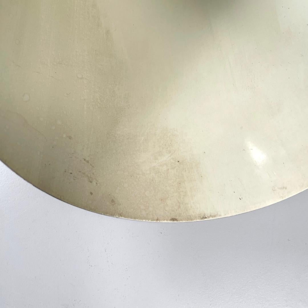 Lampade da parete cilindriche moderne italiane in metallo cromato e bianco, anni '70 in vendita 9