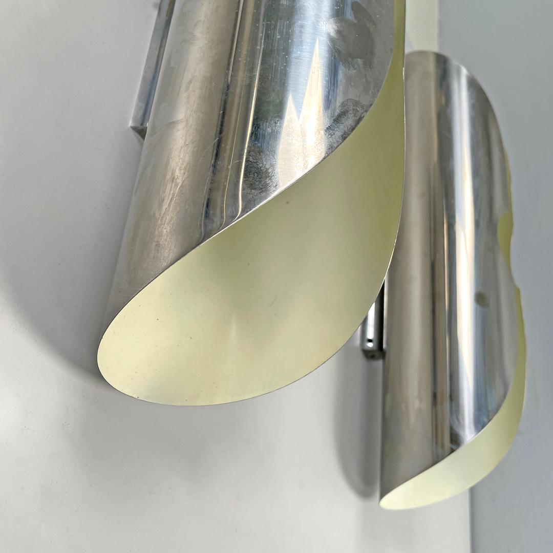 Italian modern chromed metal and white cylindrical wall lamps, 1970s For Sale 10