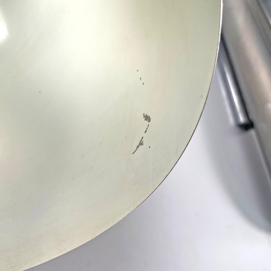 Lampade da parete cilindriche moderne italiane in metallo cromato e bianco, anni '70 in vendita 13