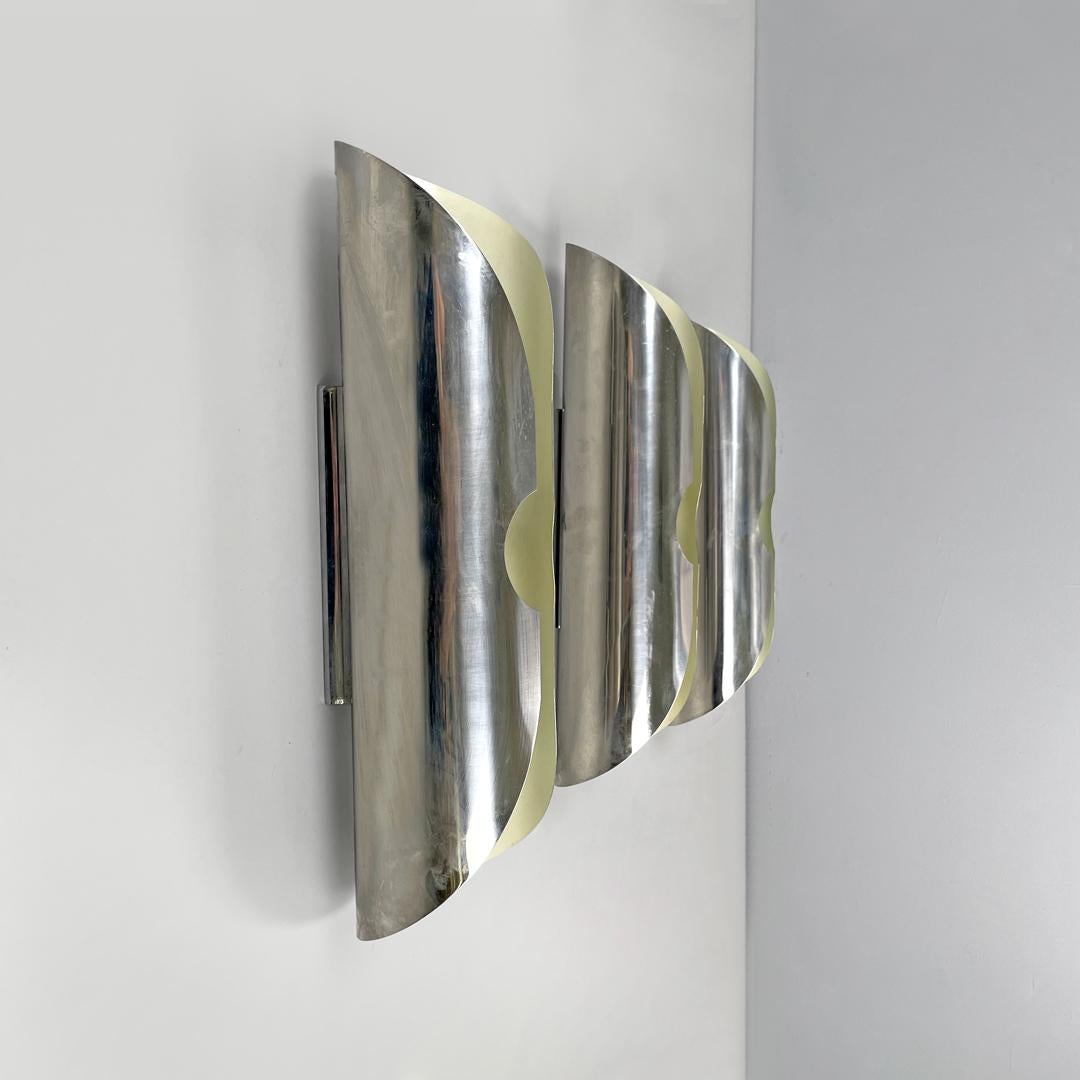 Late 20th Century Italian modern chromed metal and white cylindrical wall lamps, 1970s For Sale