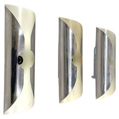 Lampade da parete cilindriche moderne italiane in metallo cromato e bianco, anni '70