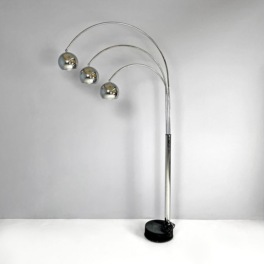 Modern Italian modern chromed metal floor lamp by Goffredo Reggiani for Reggiani, 1970s For Sale