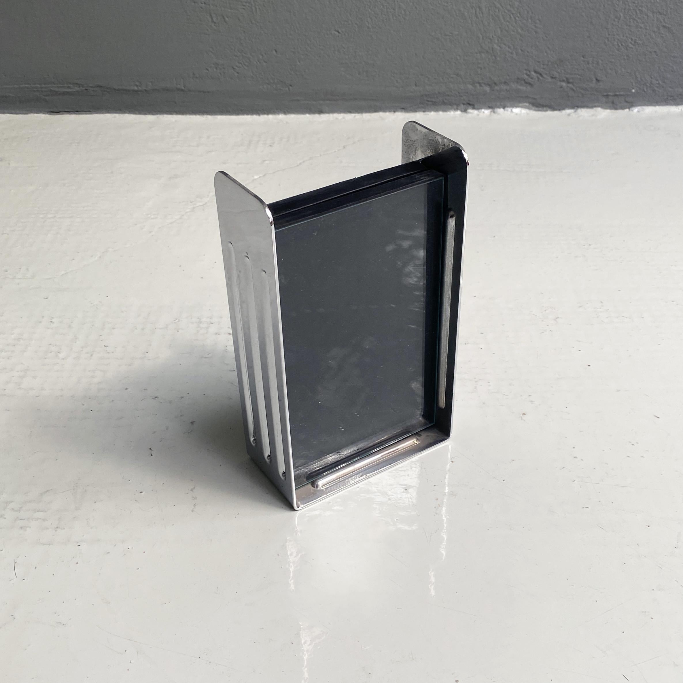 Italian Modern Chromed Steel and Glass Photo Frame, 1990s In Good Condition For Sale In MIlano, IT