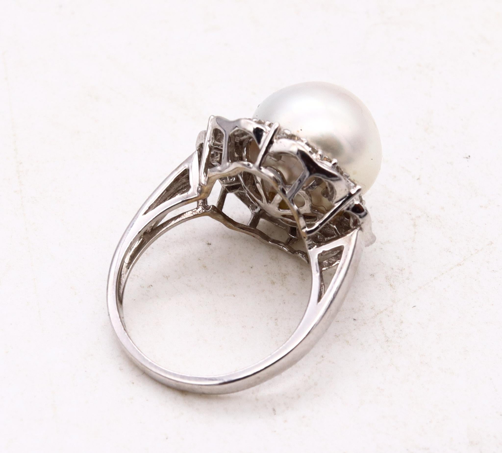 Italian Modern Classic Cocktail Ring In 18Kt Gold 1.21 Cts Diamonds White Pearl In Excellent Condition For Sale In Miami, FL