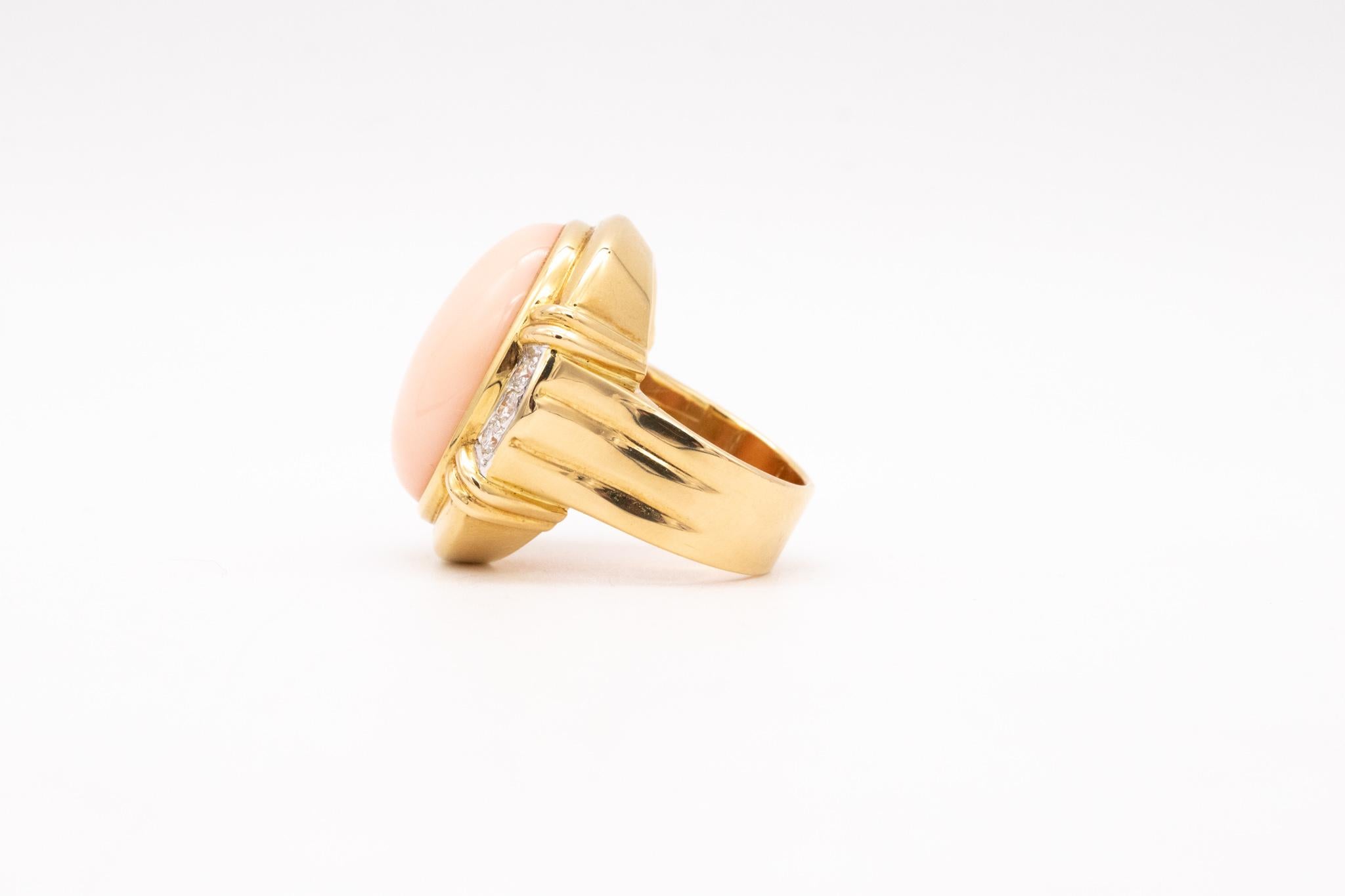 Italian Modern Cocktail Ring in 18kt Gold with 25.54 Cts Diamonds and Pink Coral In Excellent Condition For Sale In Miami, FL