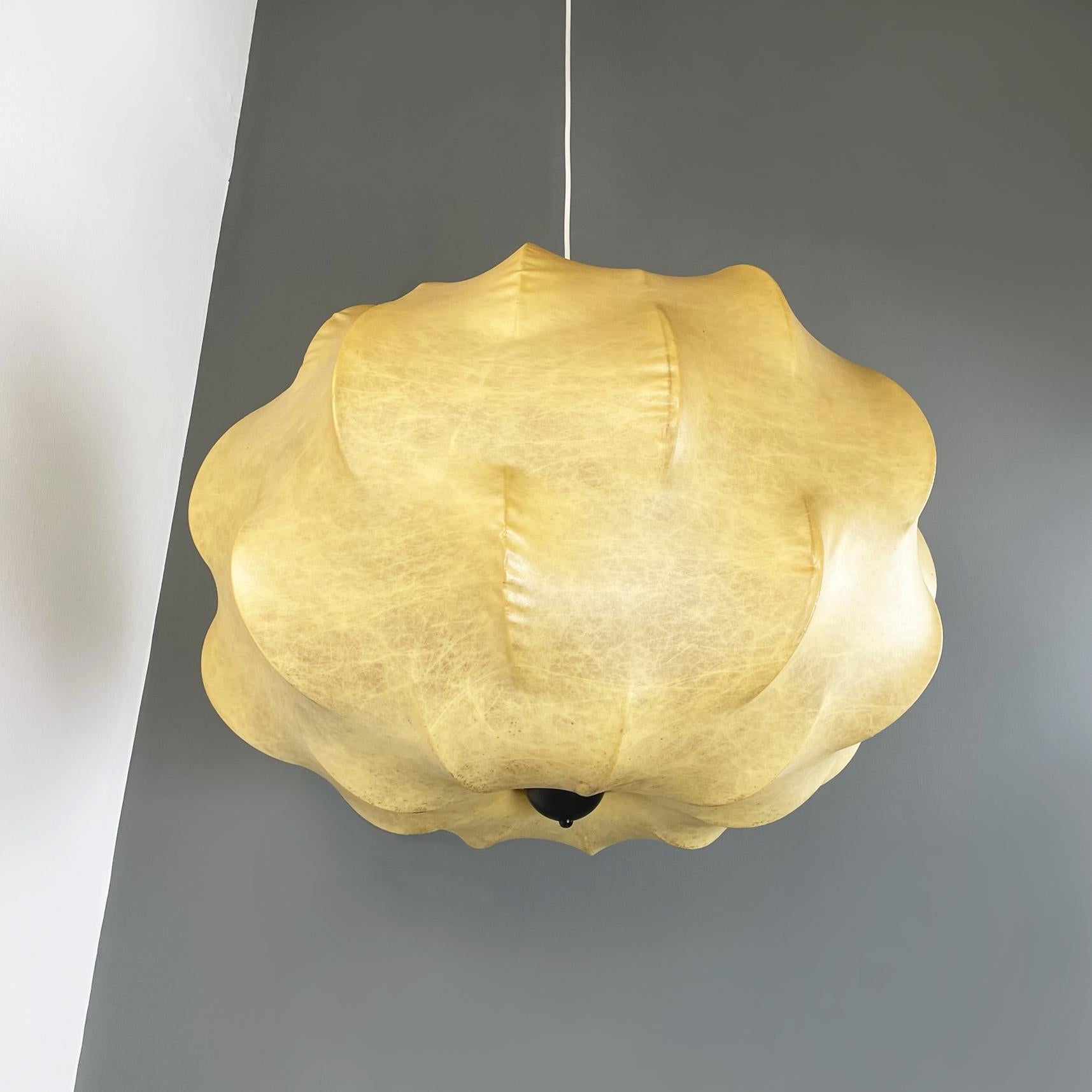 Italian modern cocoon and metal Chandelier Nuvola by Tobia Scarpa for Flos 1970s In Good Condition For Sale In MIlano, IT