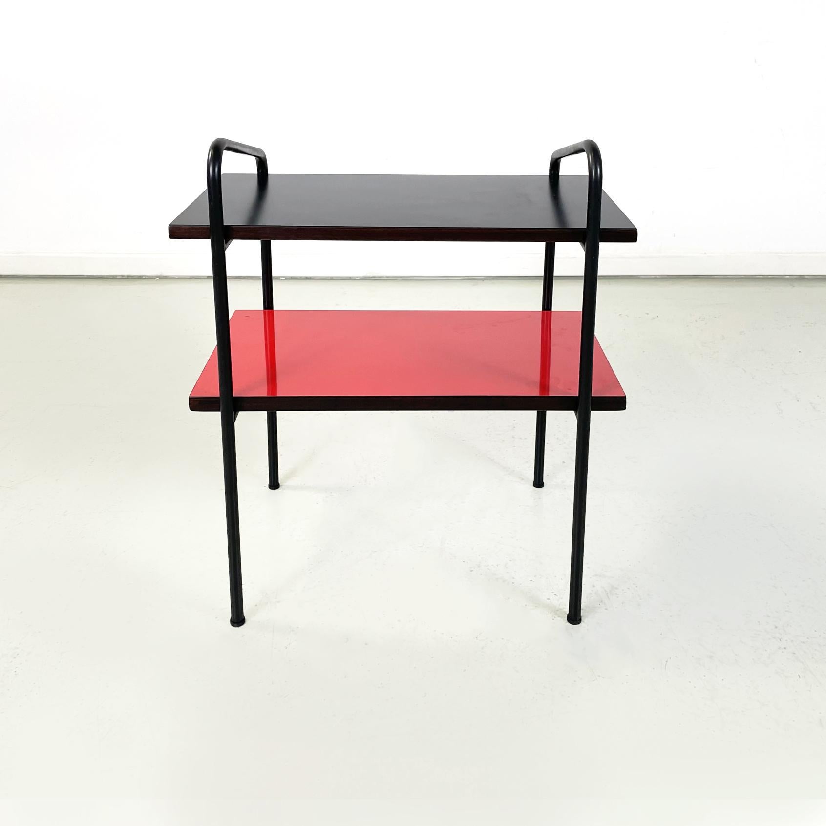 Italian modern Coffee table bedside table in formica red black metal 1960s In Good Condition For Sale In MIlano, IT