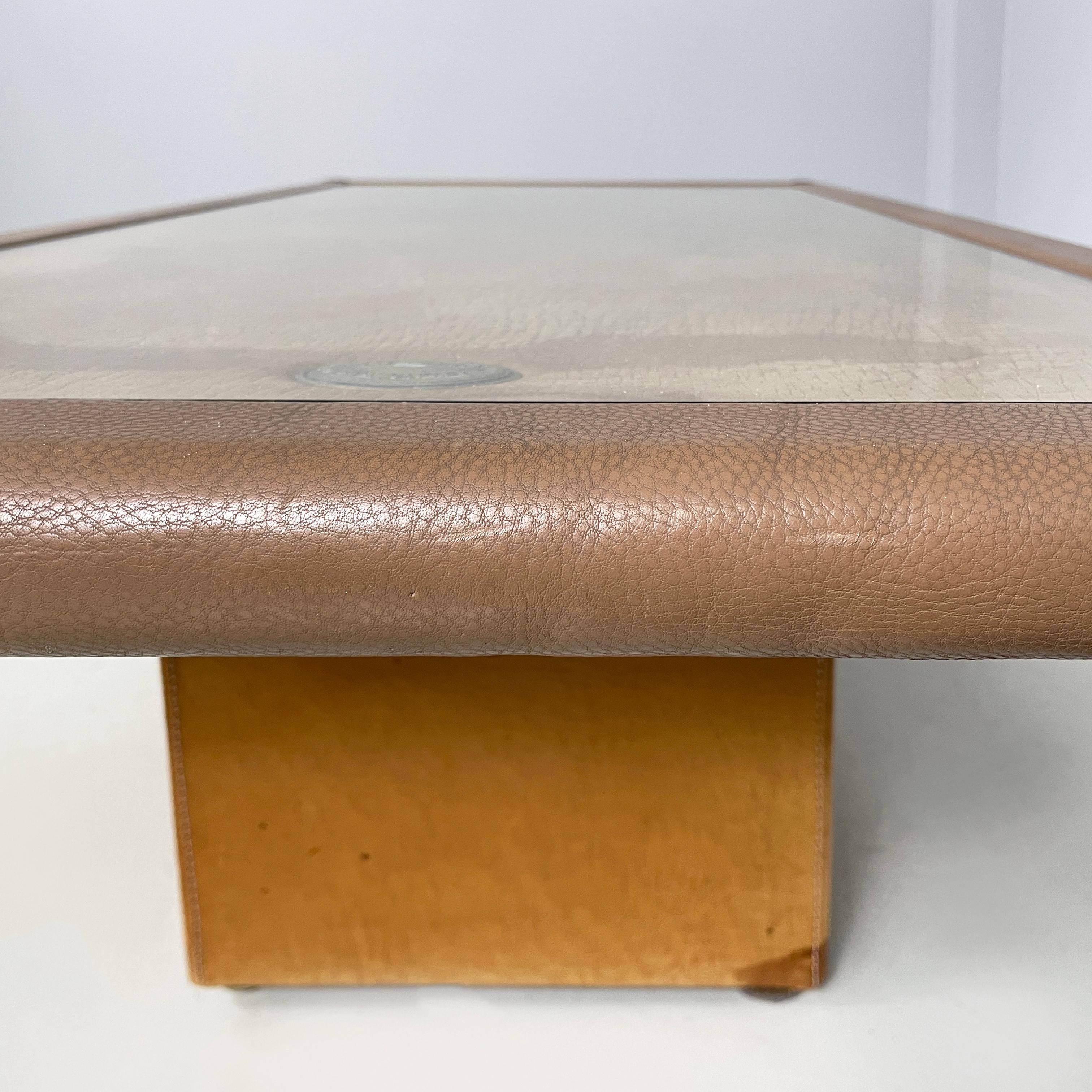 Cuir Table basse moderne italienne Bogo de Carlo Bartoli pour Rossi Di Albizzate, 1970 en vente