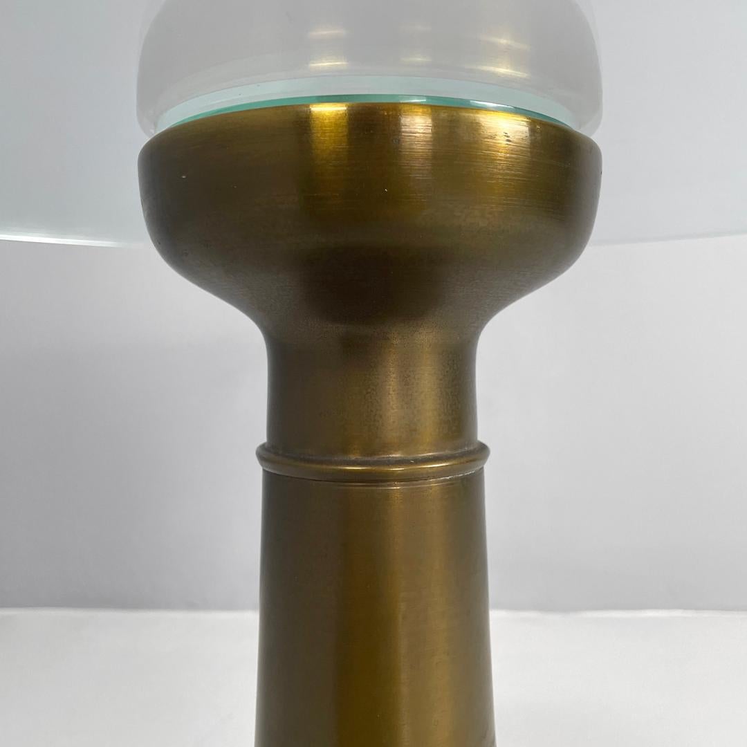 Italian modern coffee table brass glass by Luciano Frigerio for Frigerio, 1980s For Sale 6