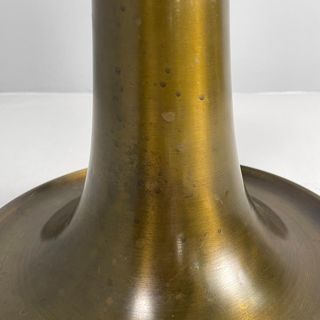 Italian modern coffee table brass glass by Luciano Frigerio for Frigerio, 1980s For Sale 7