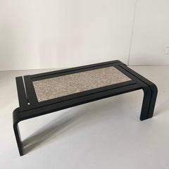 Mesa de centro moderna italiana de granito, mármol y madera curvada, Italia Años 80