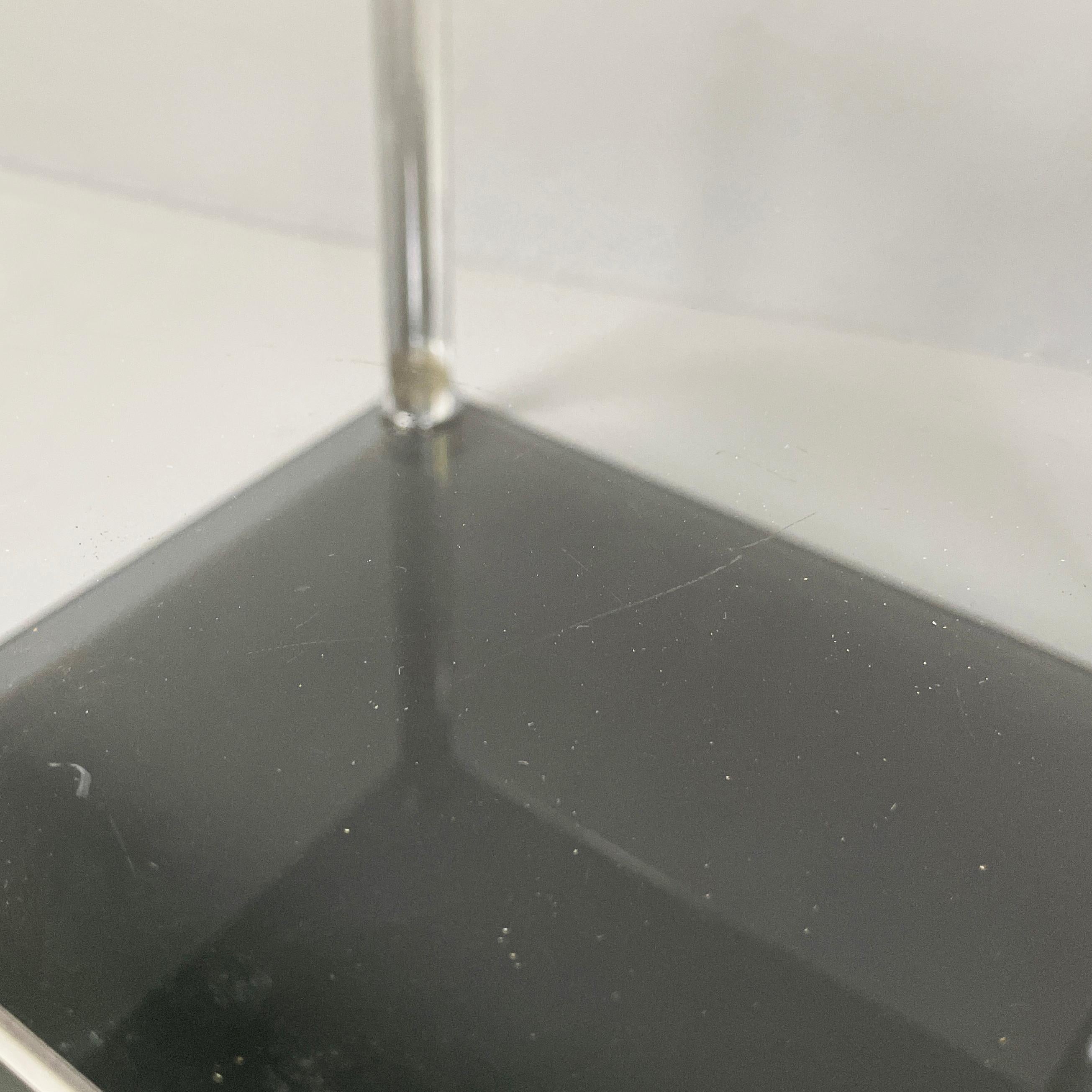 Tables basses italiennes modernes en verre fumé et métal chromé, années 1980 en vente 7