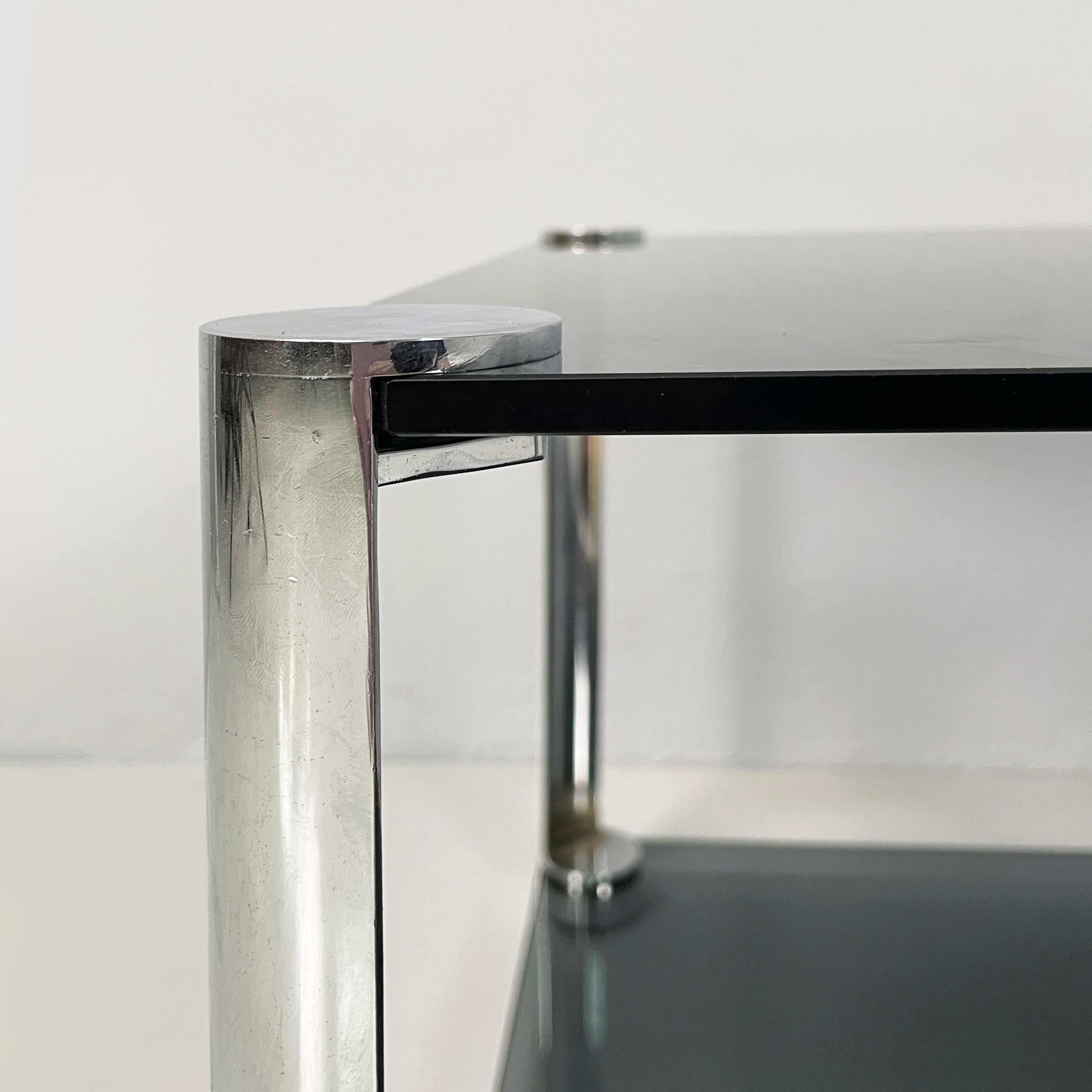 Métal Tables basses italiennes modernes en verre fumé et métal chromé, années 1980 en vente