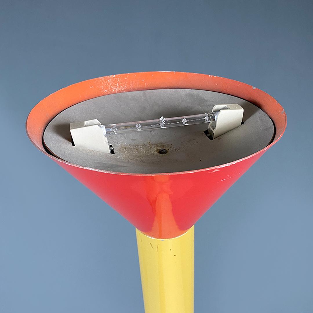 Moderne italienische Stehlampe aus farbigem Stahl Callimaco von Sottsass für Artemide, 1980er Jahre im Angebot 4