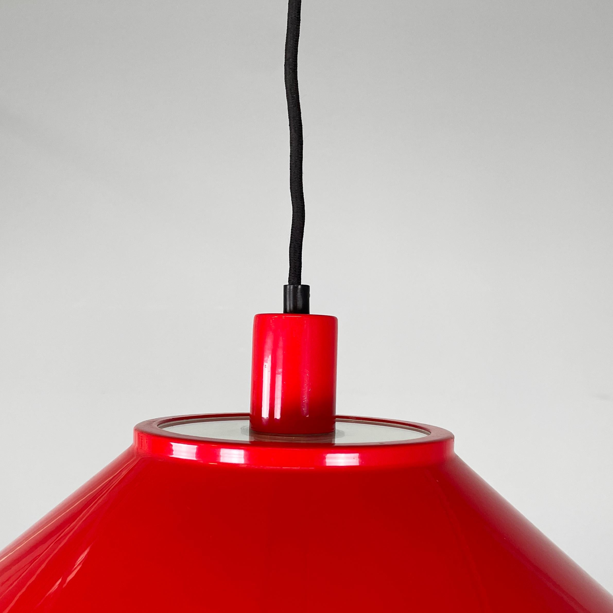 Italienischer moderner konischer Kronleuchter aus Glas, rotem und weißem Metall, 1970er Jahre im Angebot 2