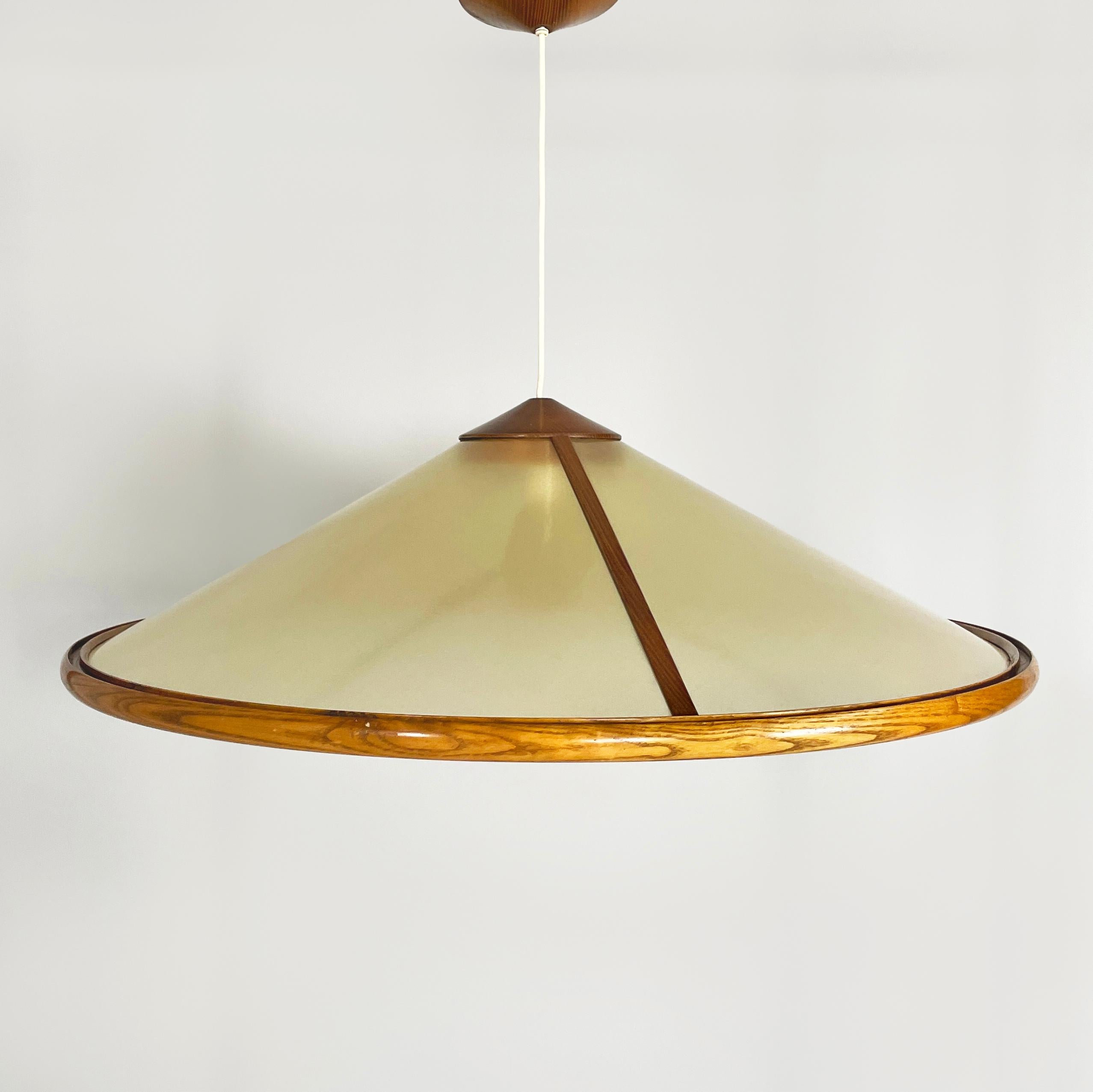 Modern Italian modern Conical chandelier in green fiberglass and wood, 1980s For Sale
