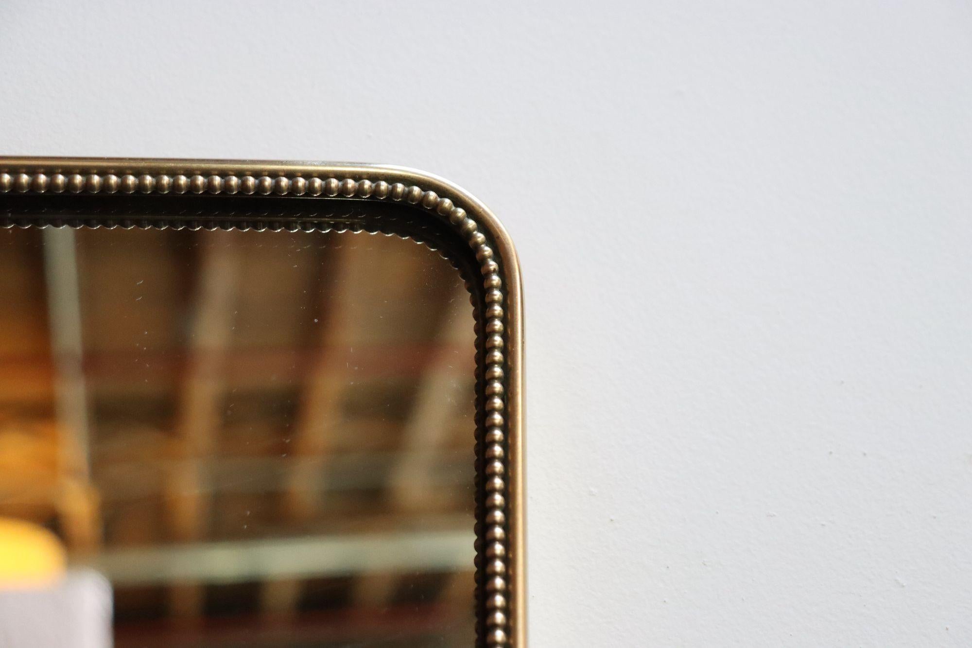 Miroir mural moderne italien avec cadre en laiton perlé d'après Gio Ponti 5