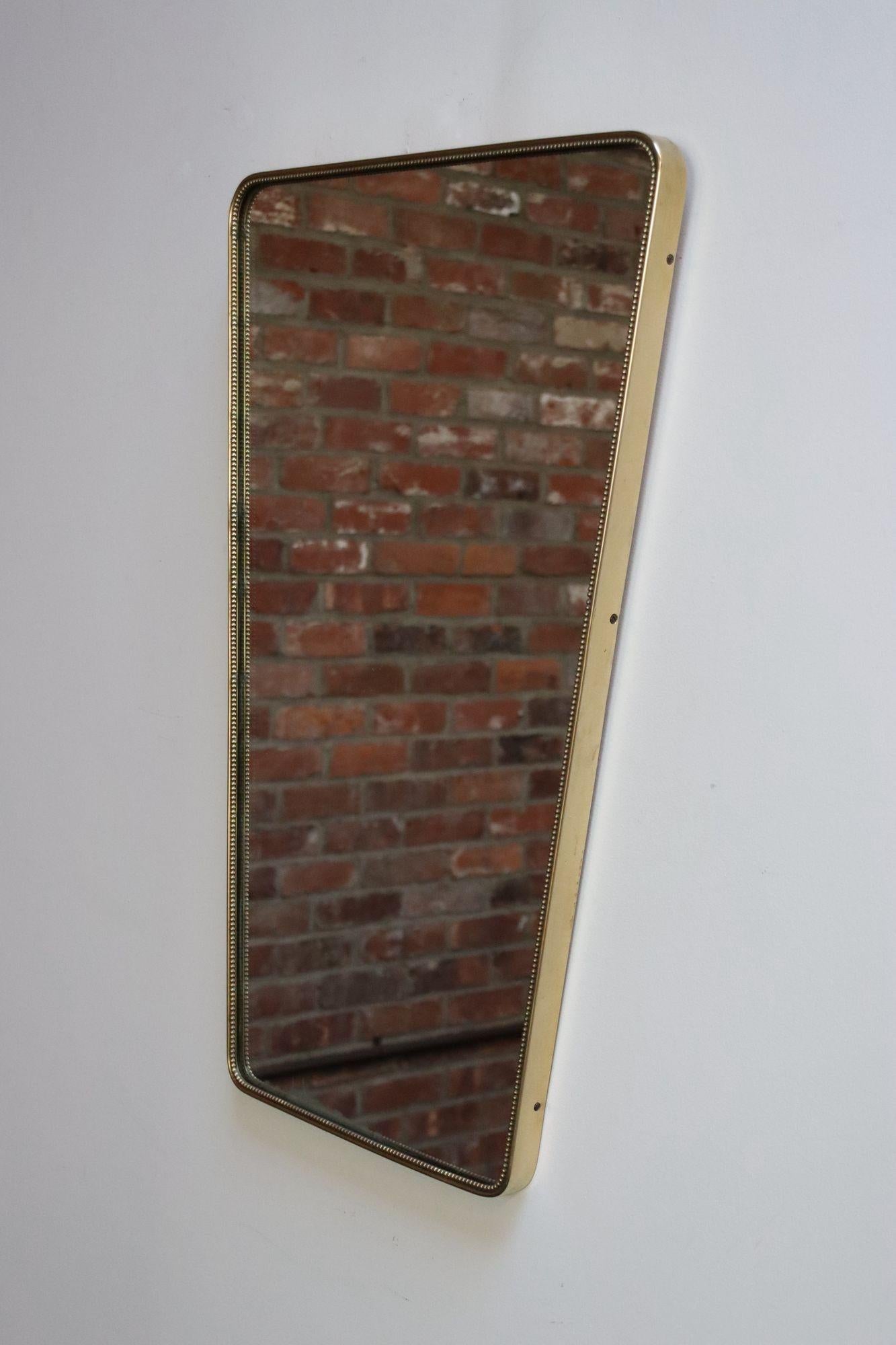 Miroir mural moderne italien avec cadre en laiton perlé d'après Gio Ponti 9