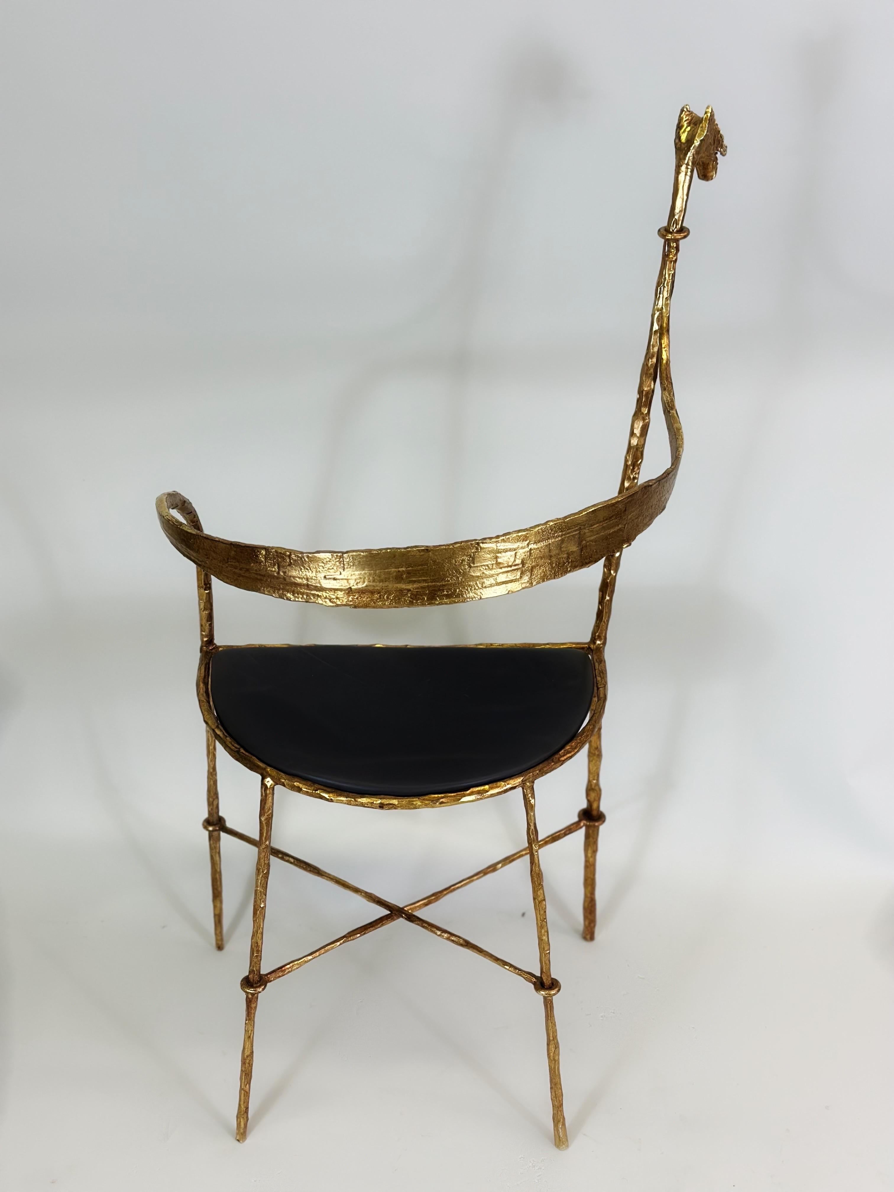 Silla Artesana Italiana Moderna de Hierro Martillado Dorado de Giovanni Banci para Hermes en venta 1