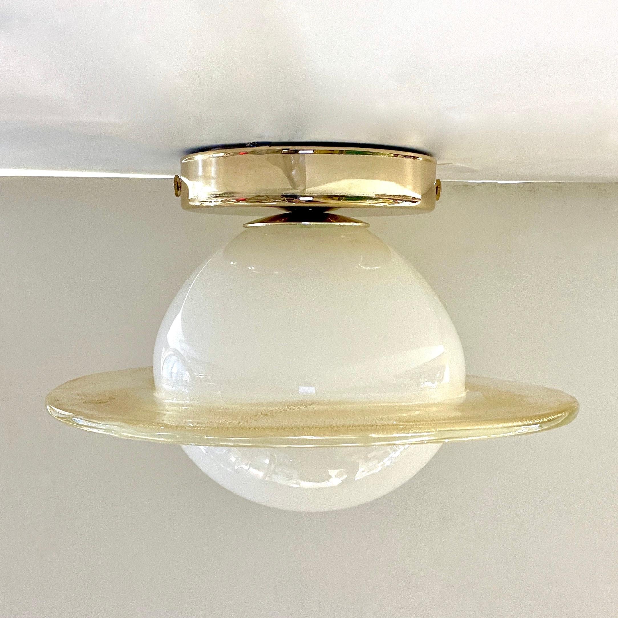 Italian Modern Cream Gold Murano Glass Brass Pair of Round Sconces/Flushmounts In New Condition For Sale In New York, NY