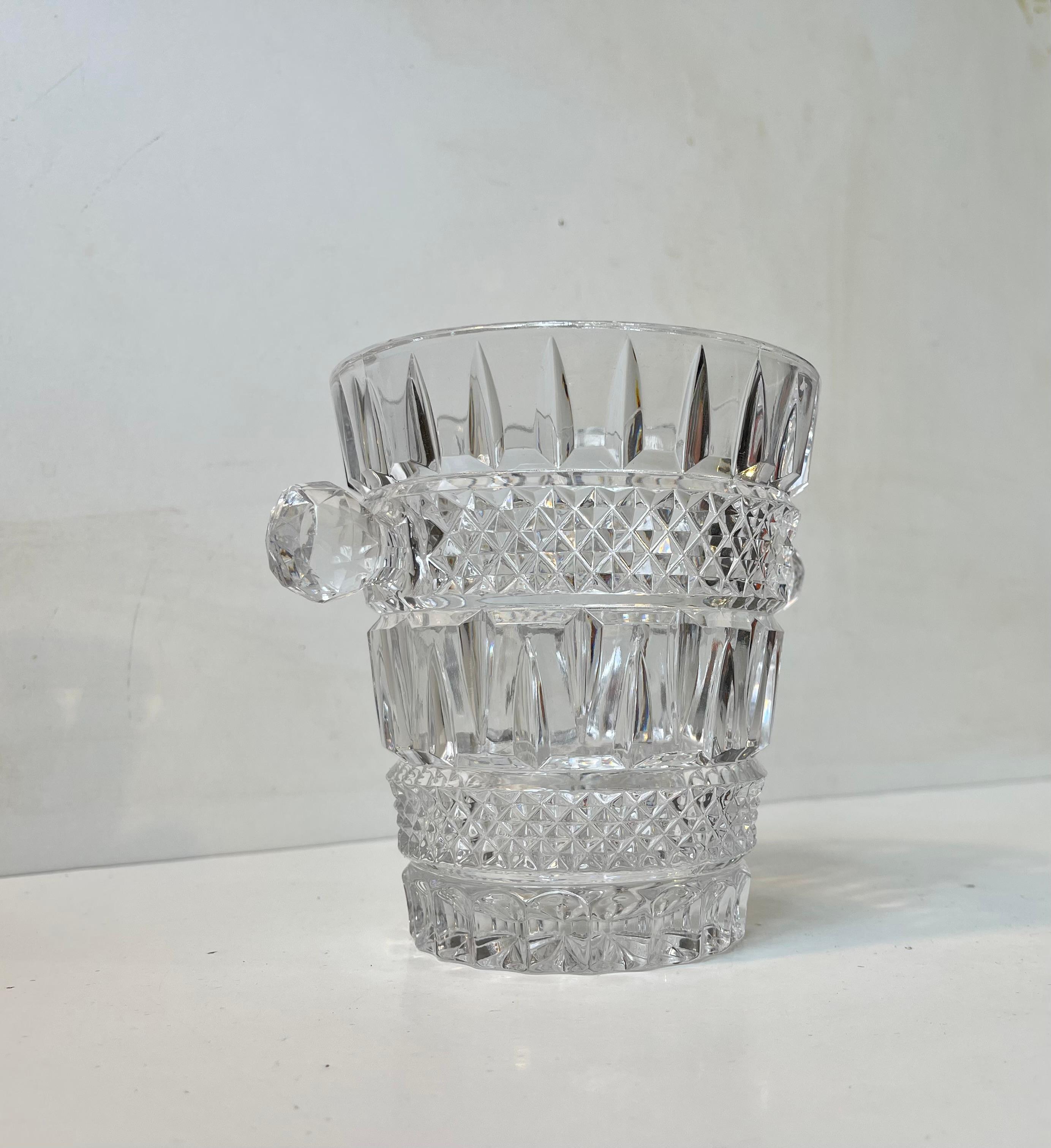 Italian Modern Cut Crystal Ice Bucket with Tong, 1960s In Good Condition For Sale In Esbjerg, DK