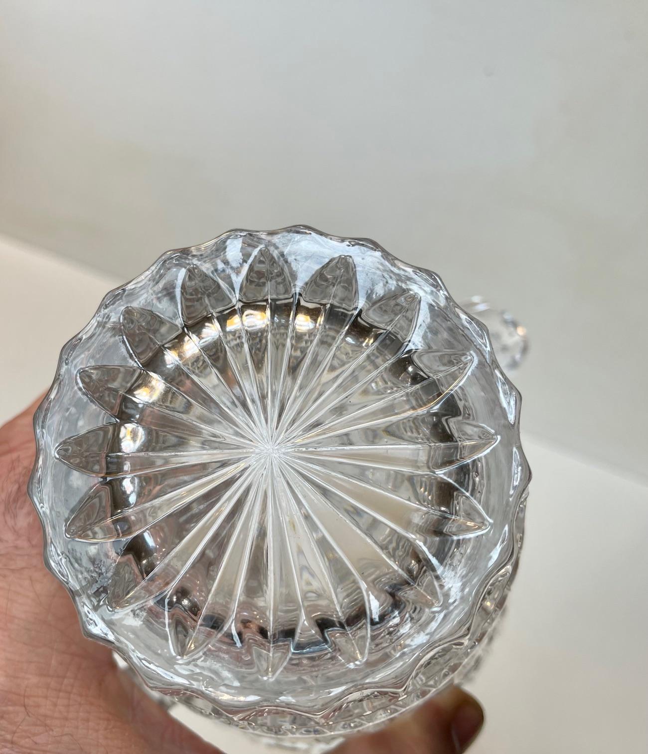 Milieu du XXe siècle Seau à glace moderne italien en cristal taillé avec pince, années 1960 en vente