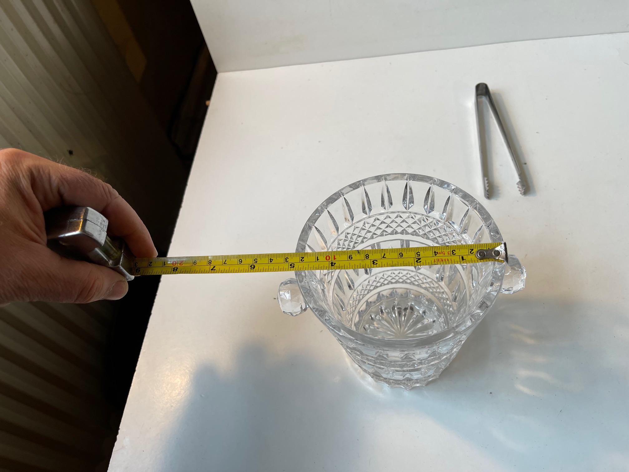 Seau à glace moderne italien en cristal taillé avec pince, années 1960 en vente 1