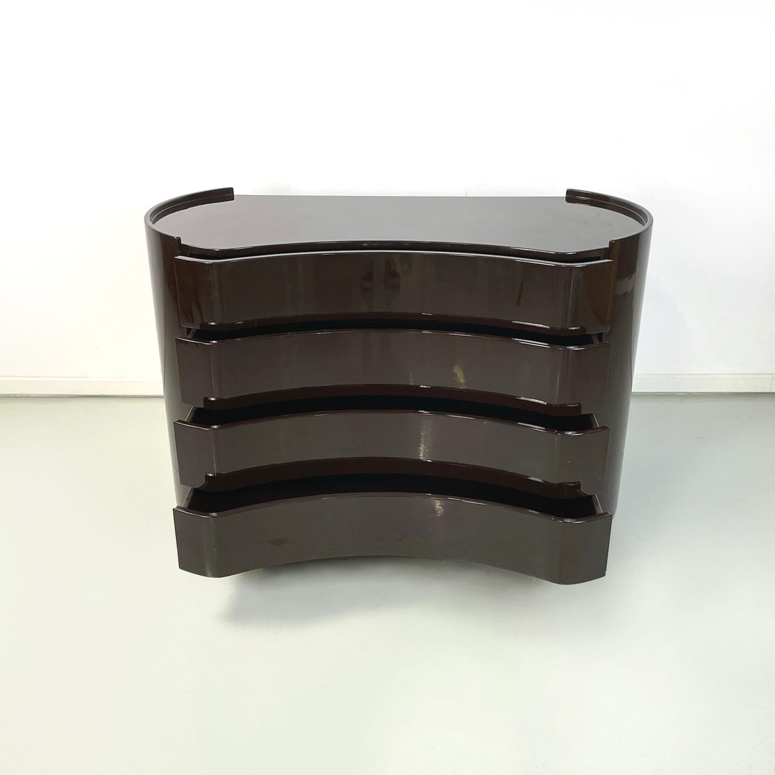 Italian modern Dark brown wooden chest of drawers Aiace by Benatti, 1970s In Good Condition For Sale In MIlano, IT