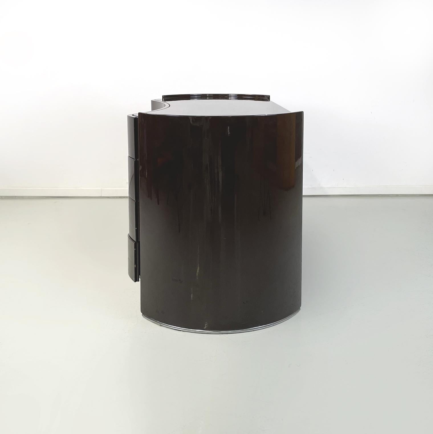 Late 20th Century Italian modern Dark brown wooden chest of drawers Aiace by Benatti, 1970s For Sale